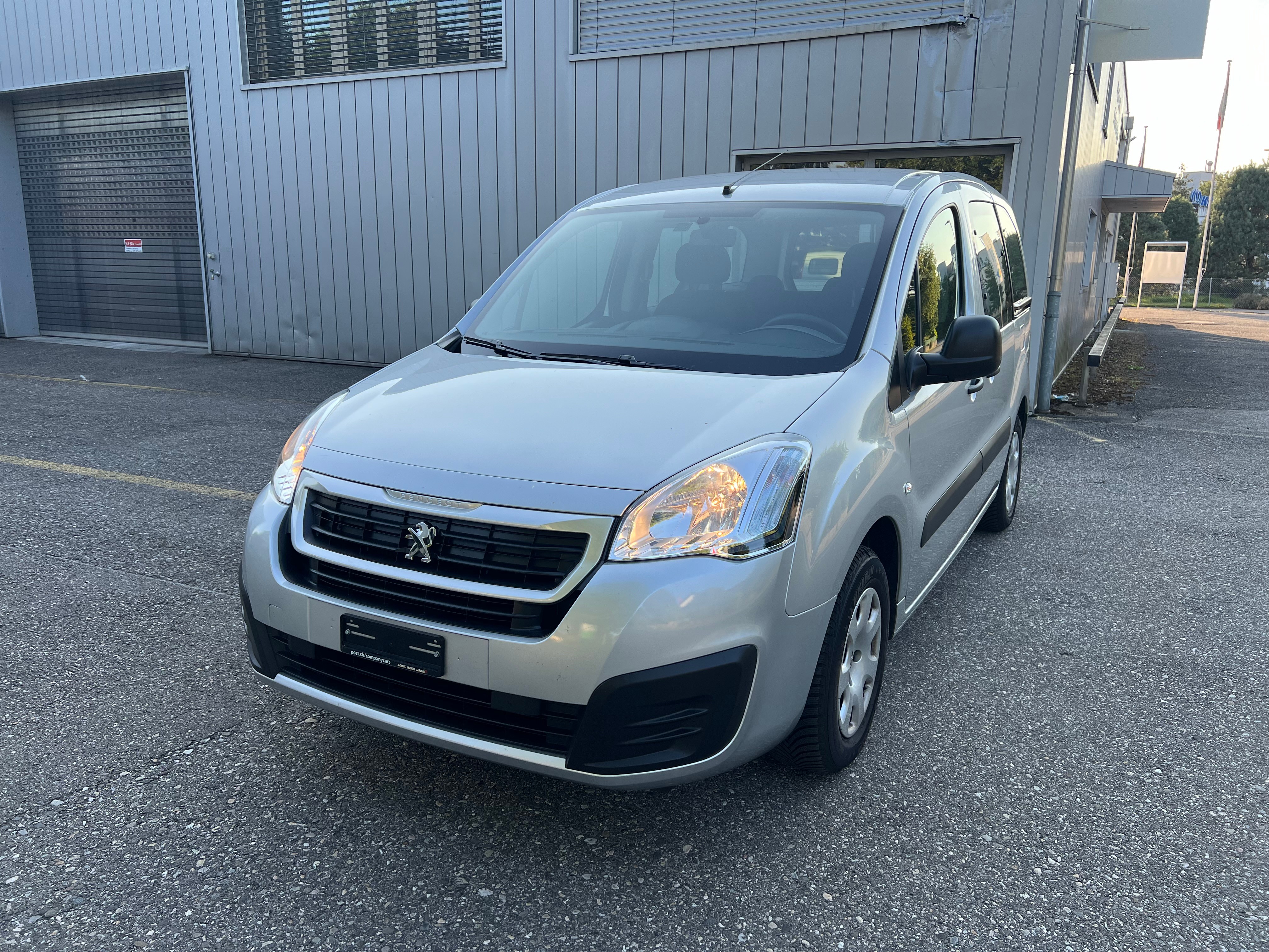 PEUGEOT Partner 1.2 PureTech Active