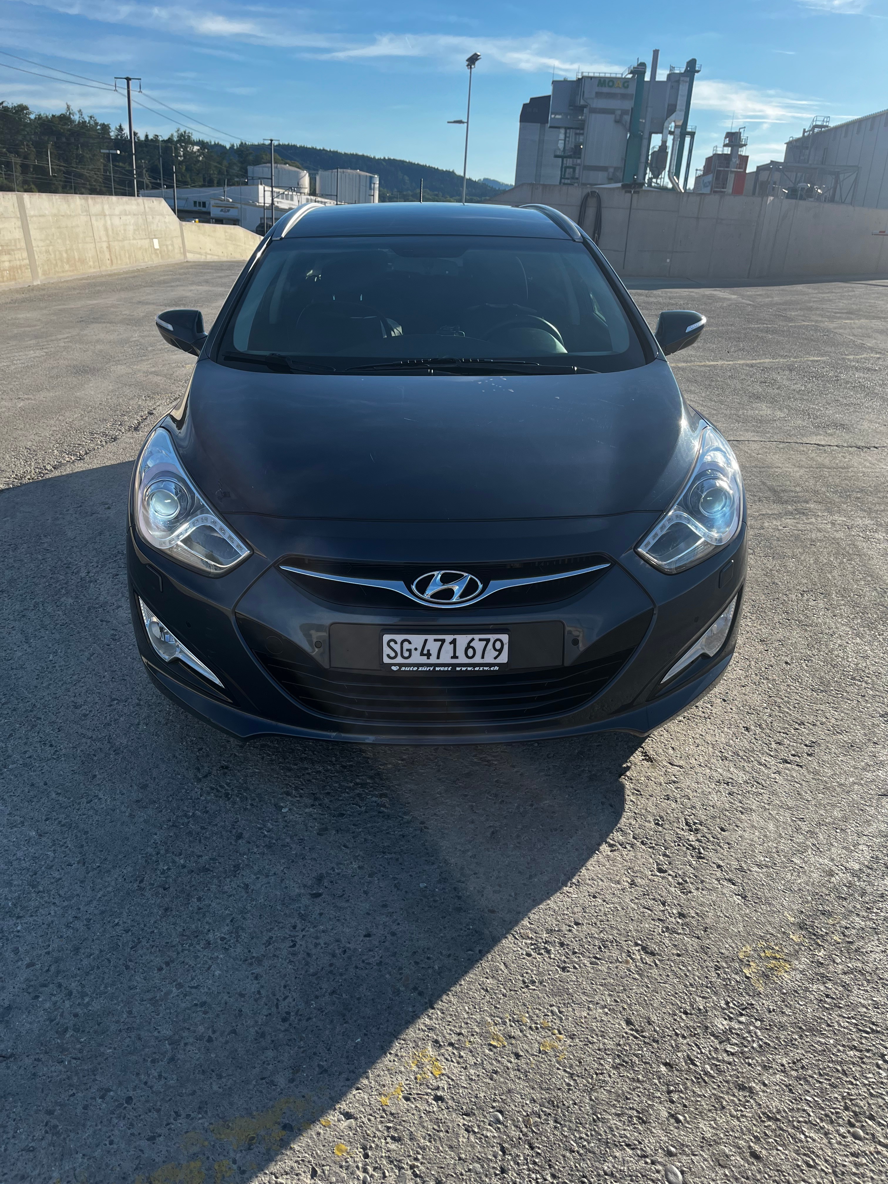 HYUNDAI i40