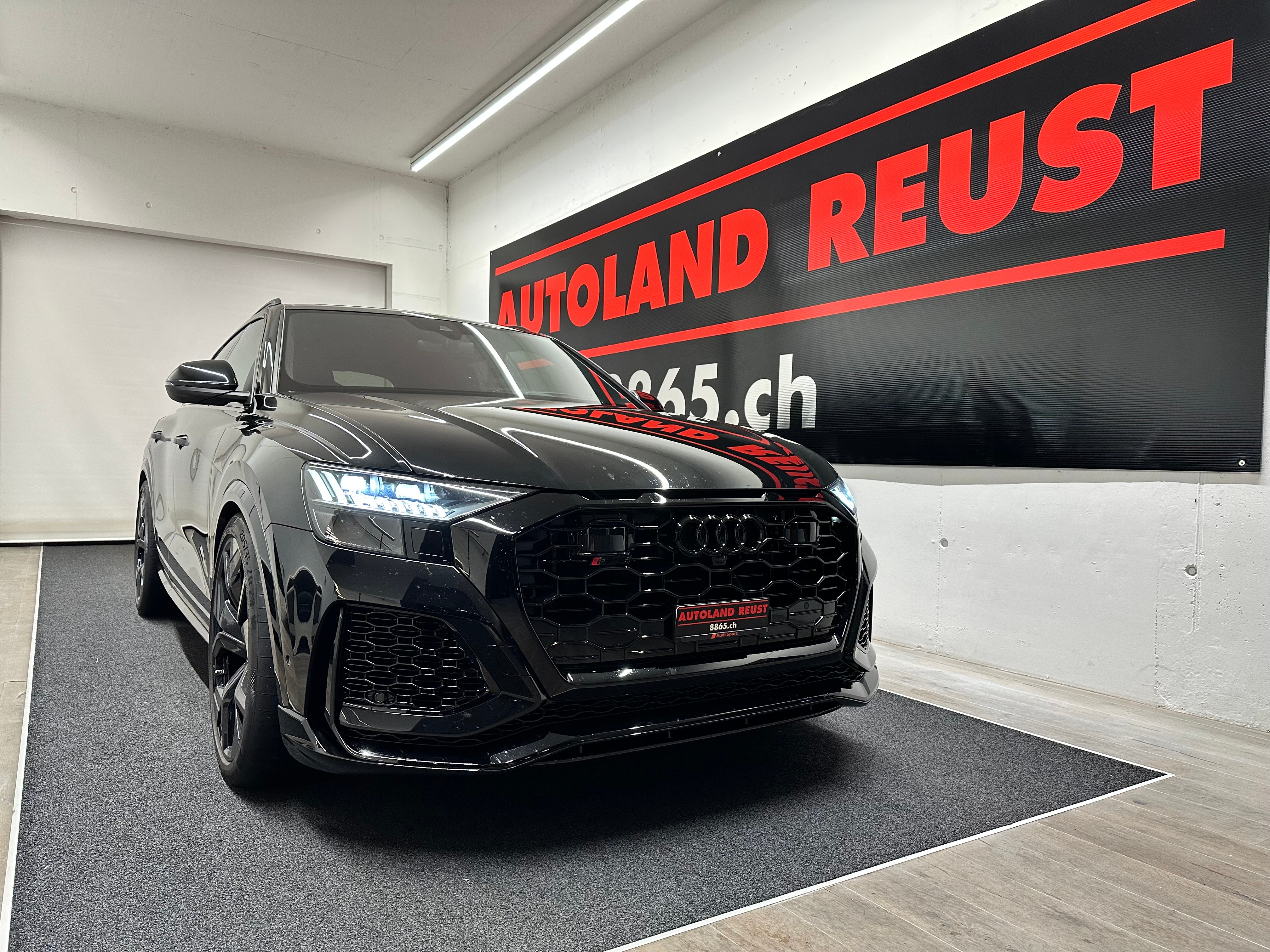 AUDI RSQ8 quattro tiptronic