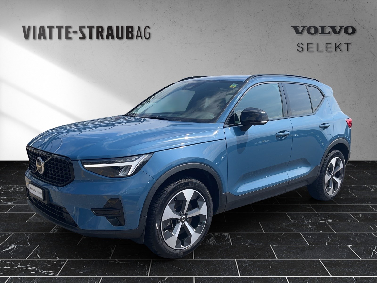 VOLVO XC40 2.0 B4 MH Plus Dark