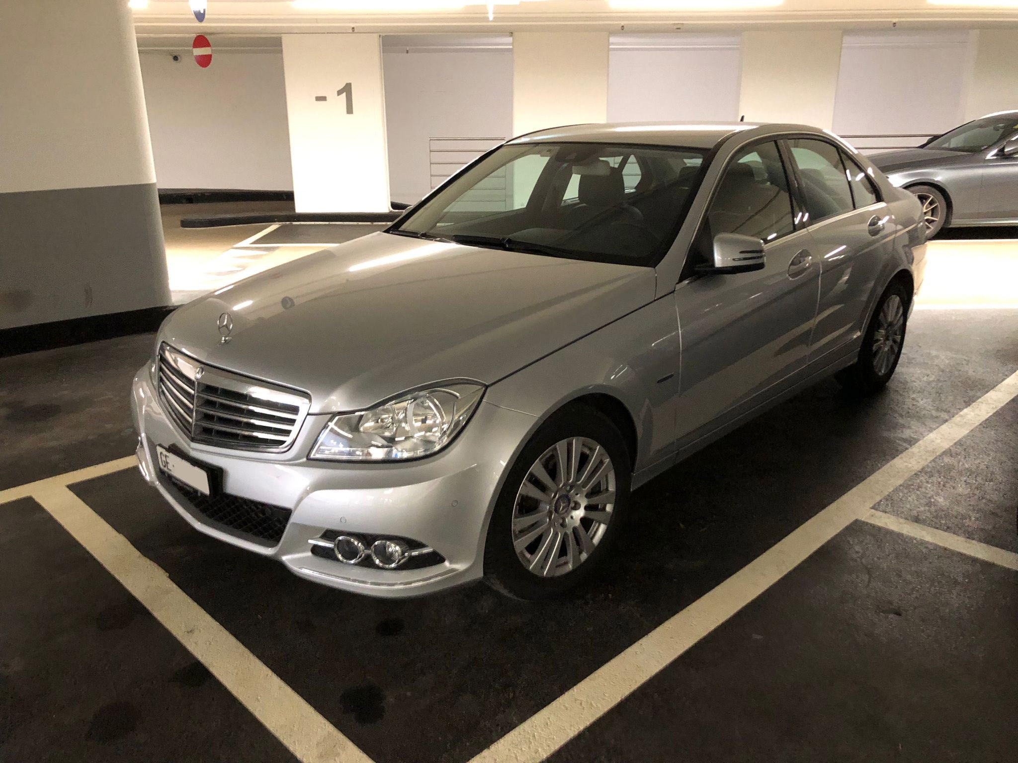 MERCEDES-BENZ C 250 Elégance 7G-Tronic