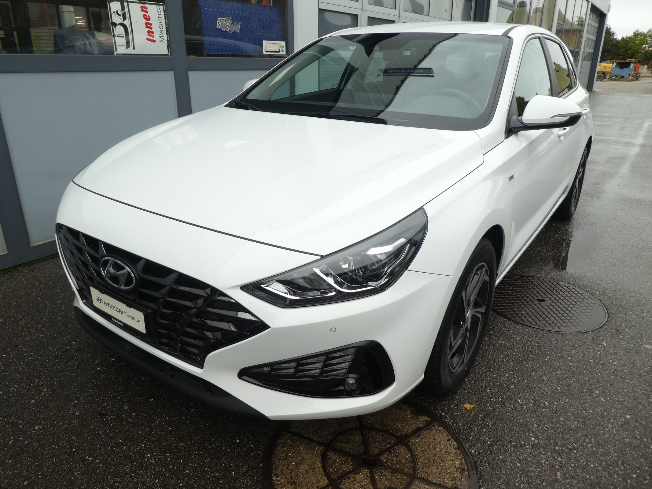 HYUNDAI i30 1.5 T-GDi Amplia 48V MH iMT