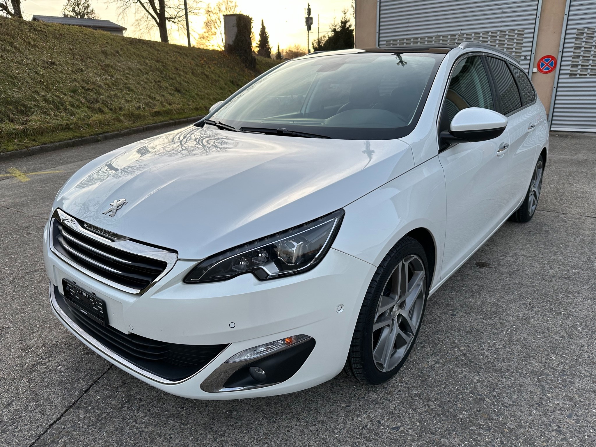 PEUGEOT 308 SW 2.0 BlueHDI Féline Automatic