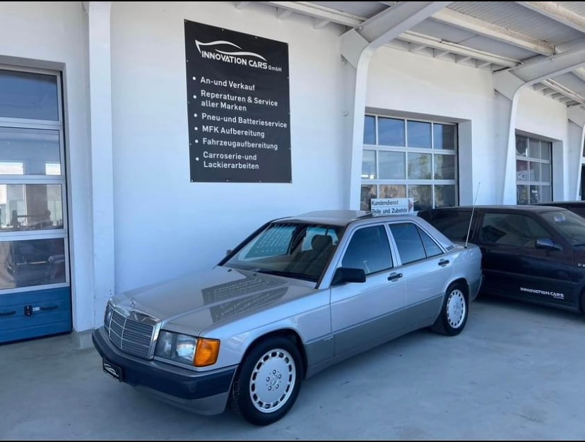 MERCEDES-BENZ 190 E 2.3