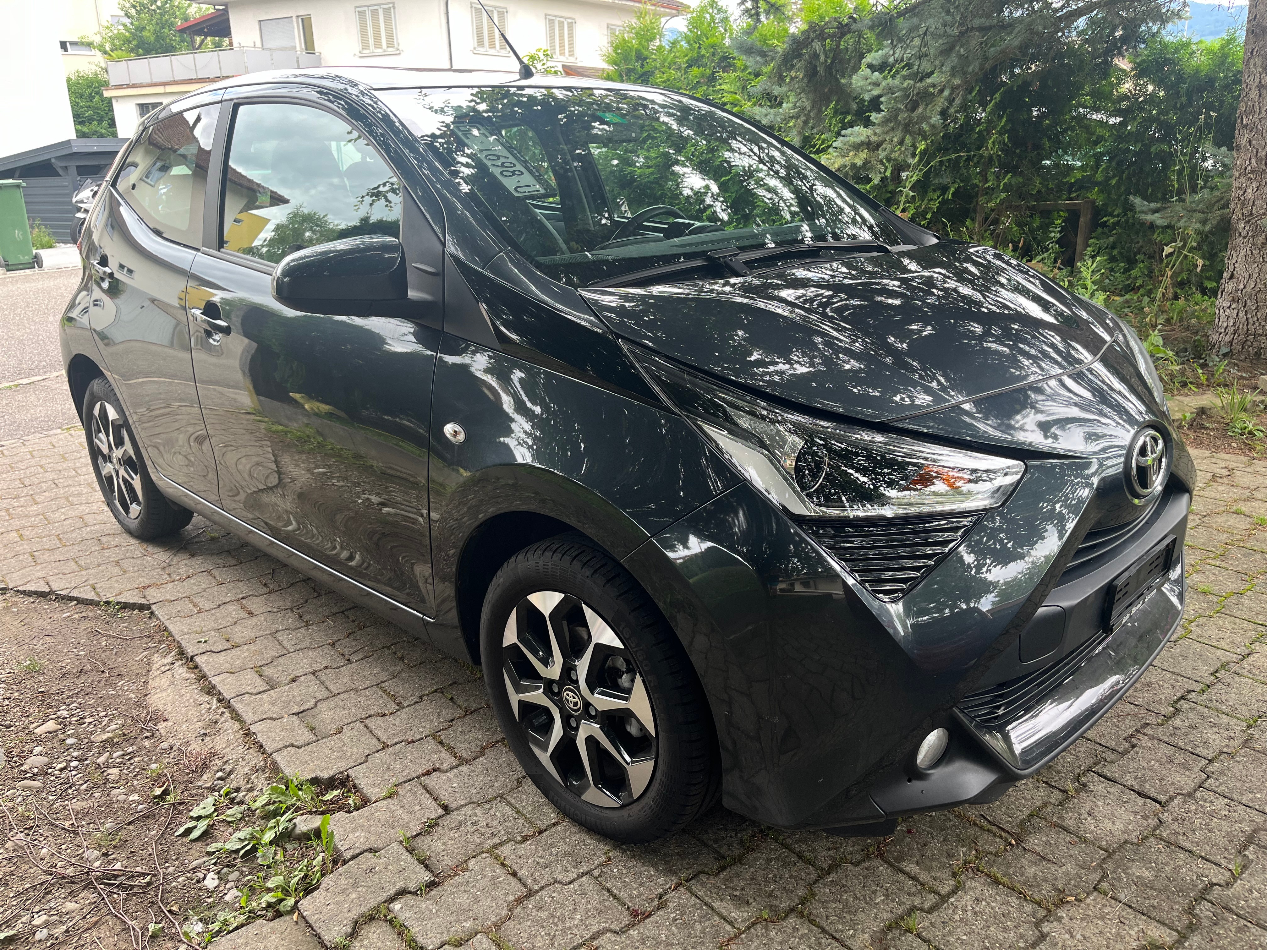 TOYOTA Aygo 1.0 VVT-i x-play X-shift