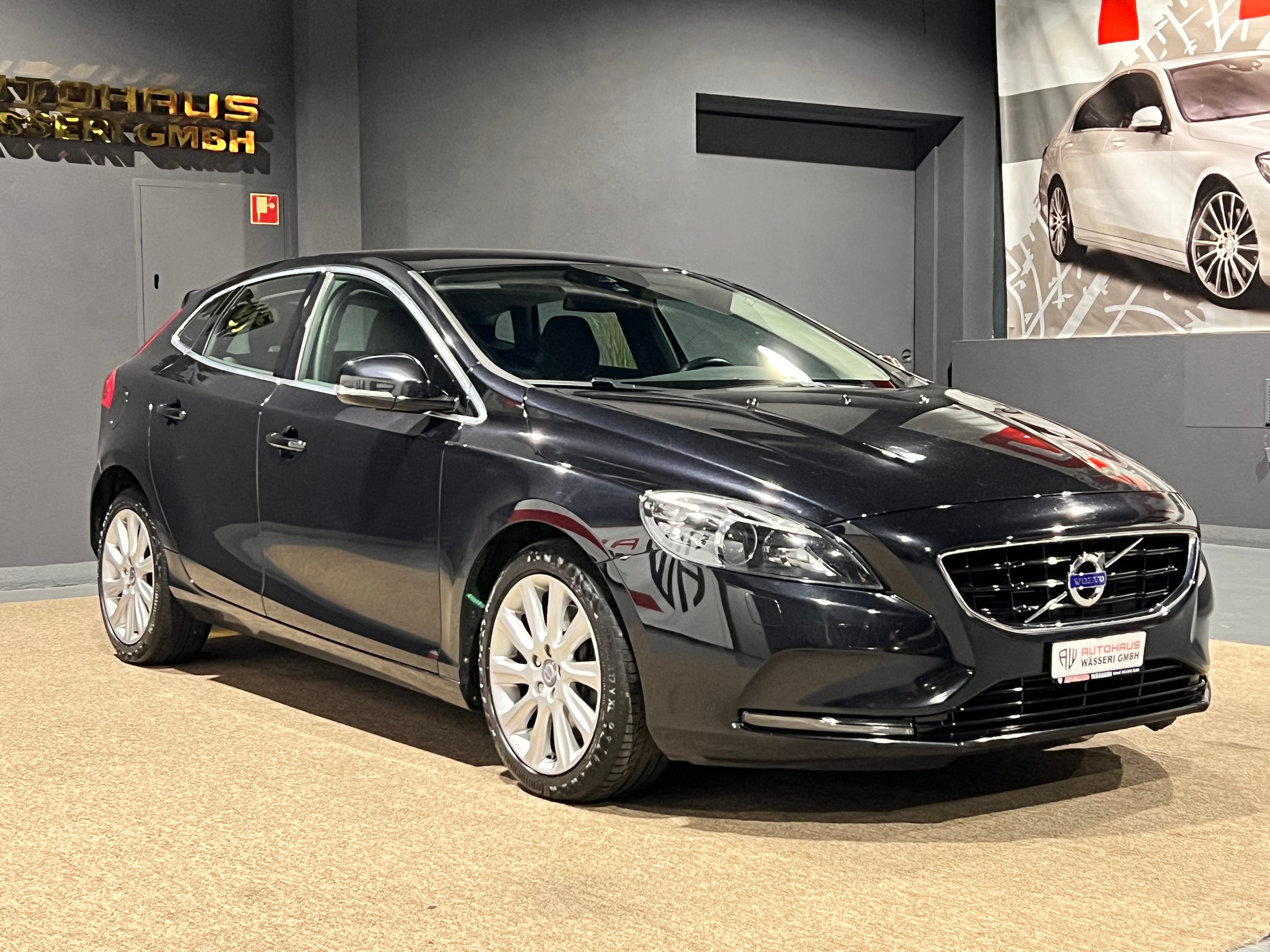 VOLVO V40 D3 Momentum Geartronic