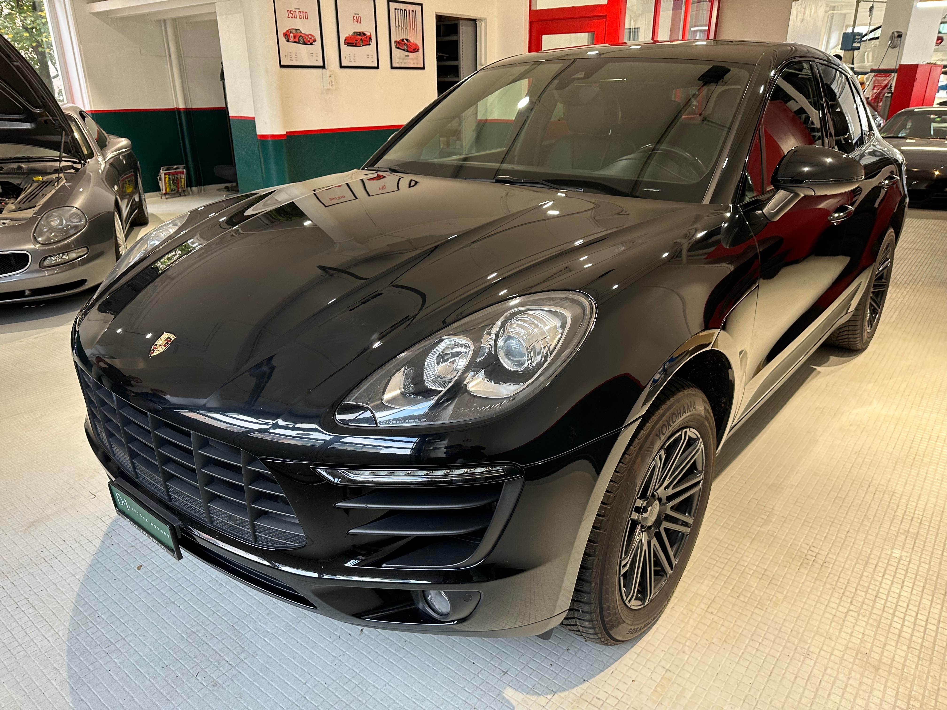 PORSCHE Macan S PDK