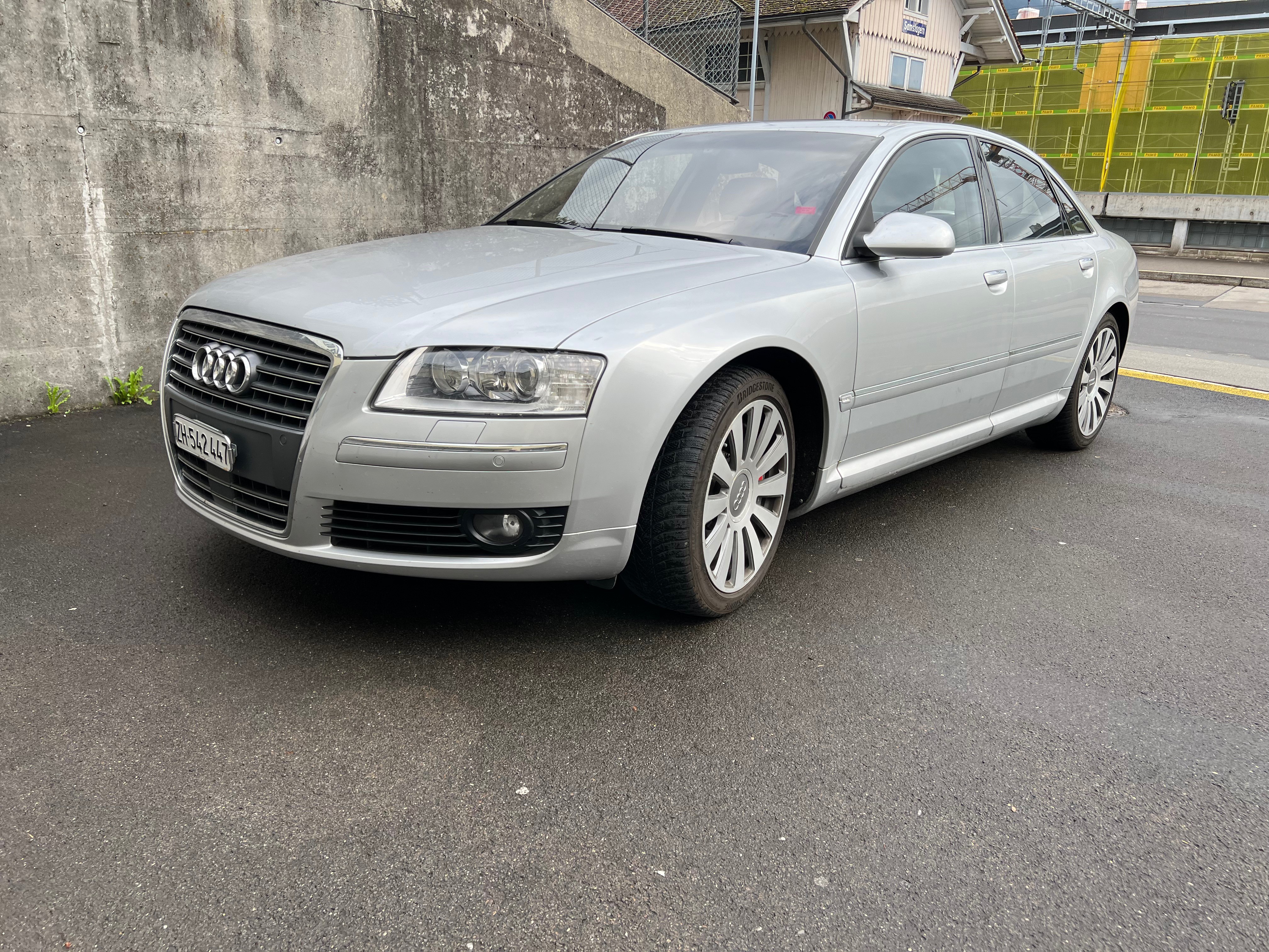 AUDI A8 6.0 quattro tiptronic