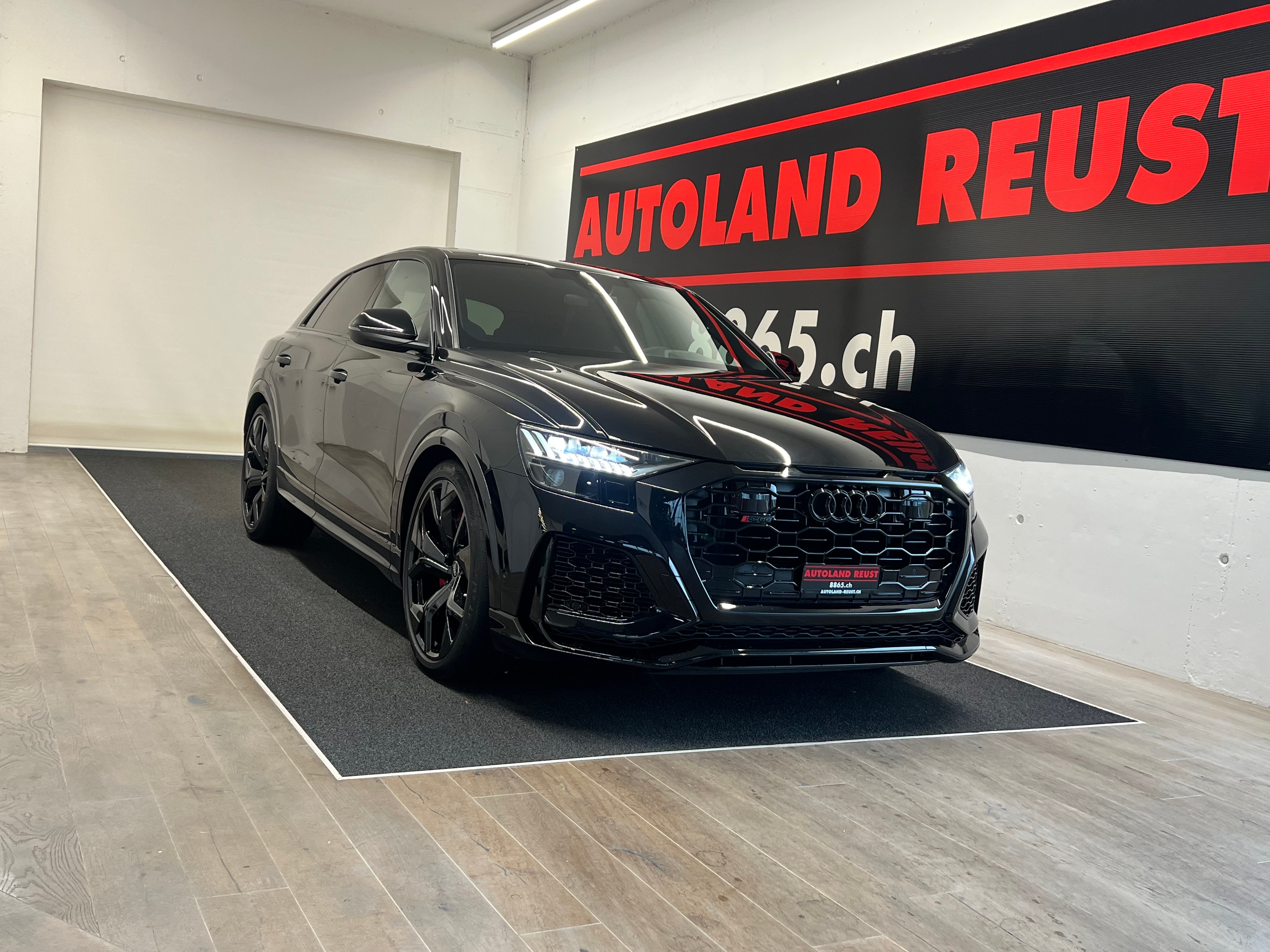 AUDI RSQ8 quattro tiptronic