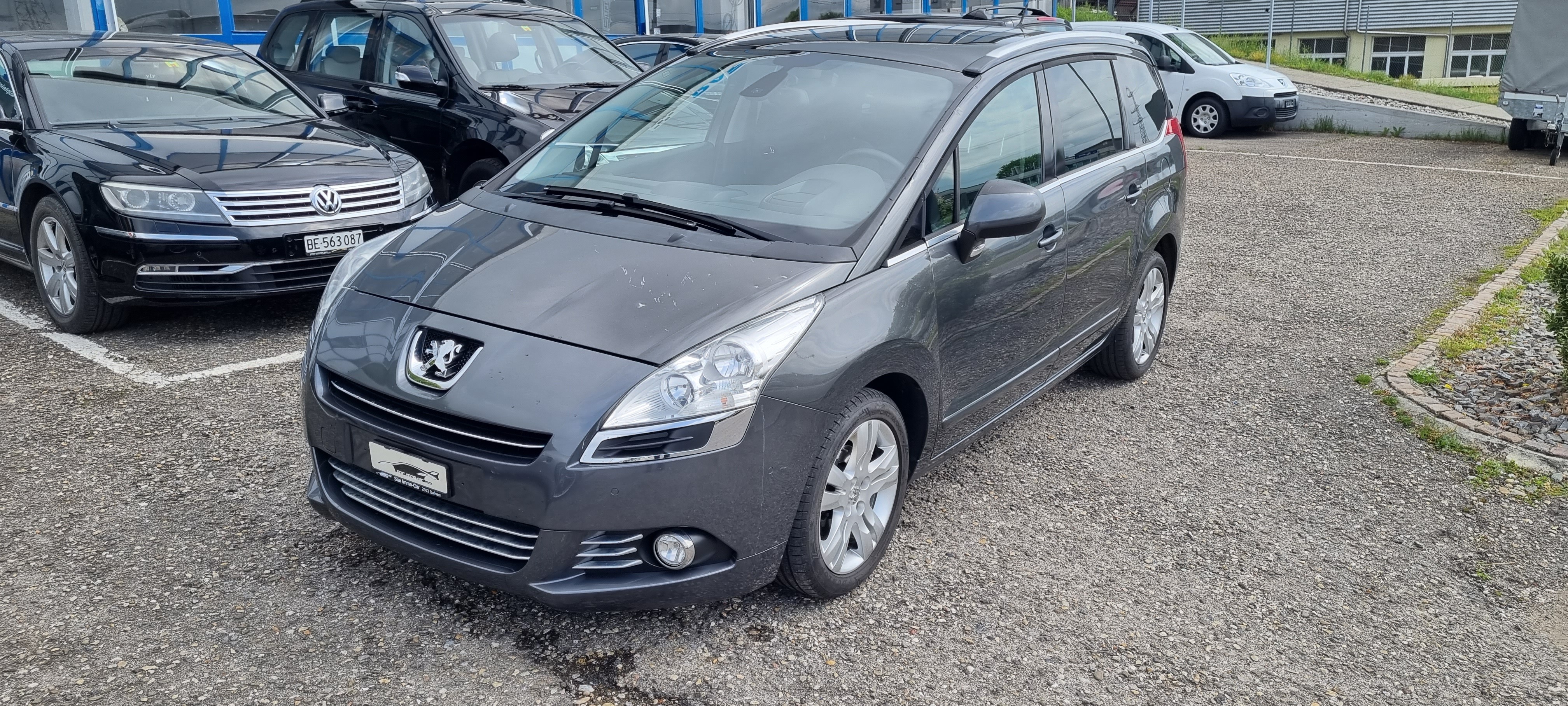 PEUGEOT 5008 1.6 HDI Business