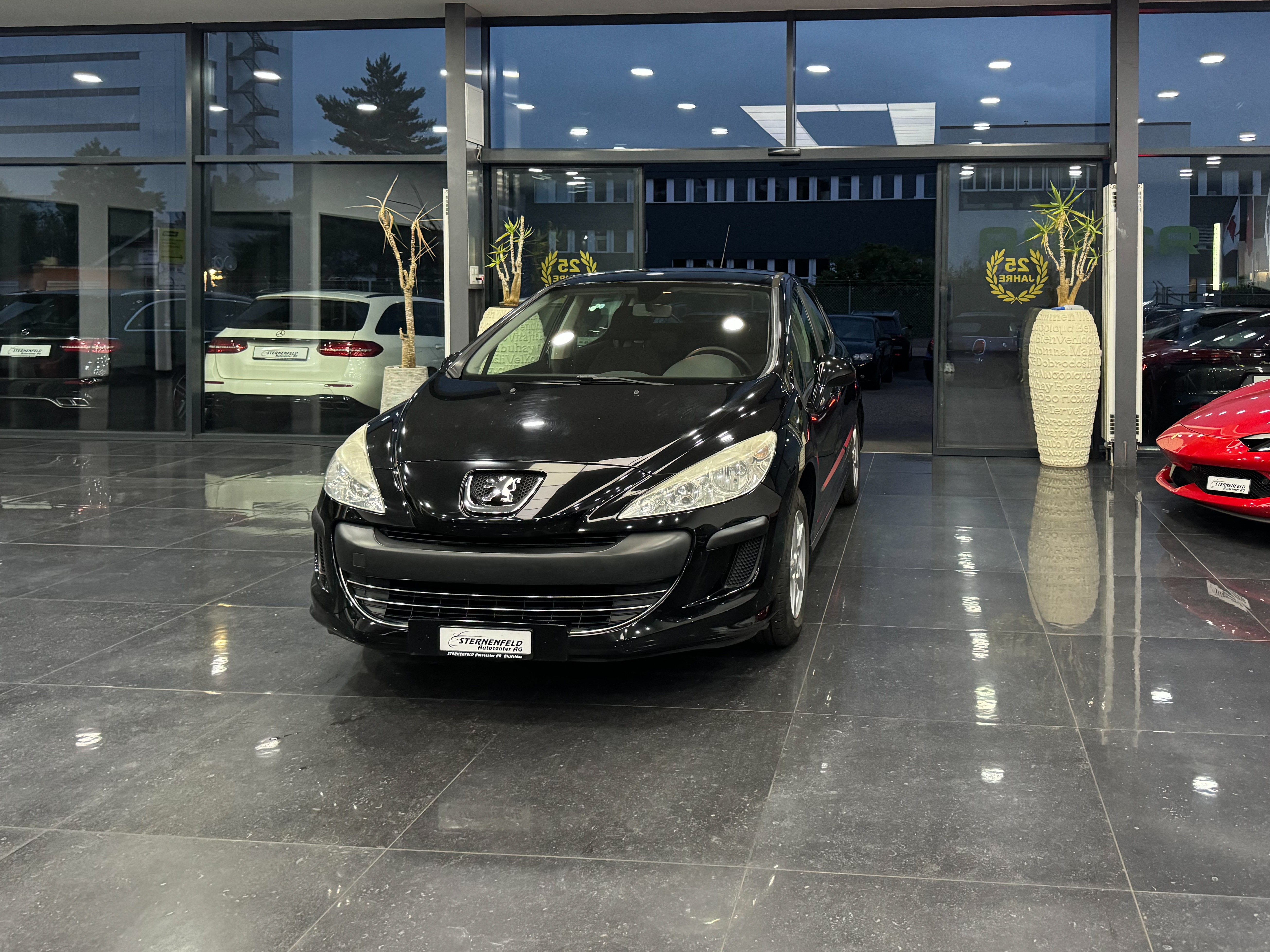 PEUGEOT 308 1.6 16V VTI Millesim 200