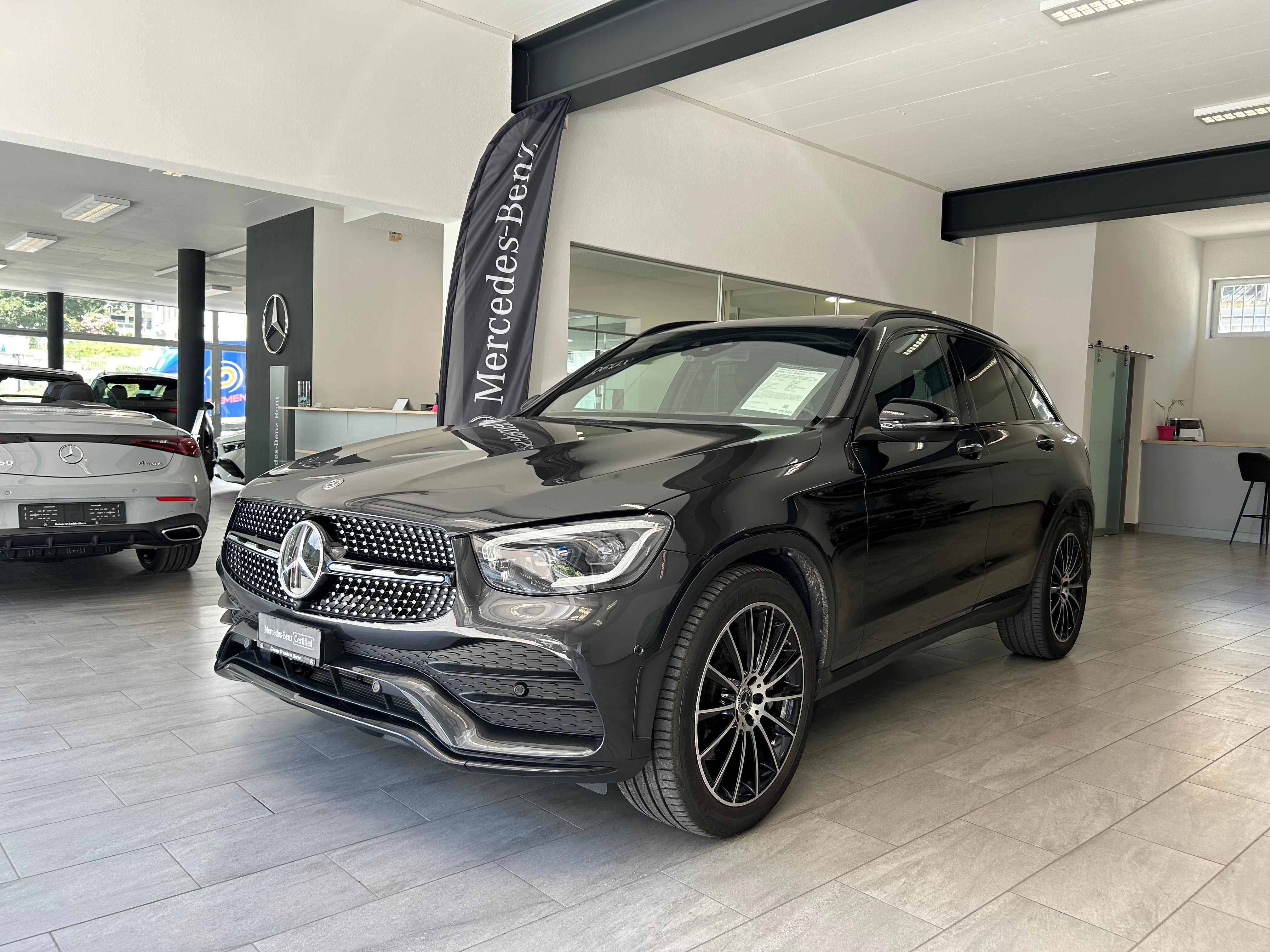 MERCEDES-BENZ GLC 300 AMG Line 4Matic 9G-Tronic