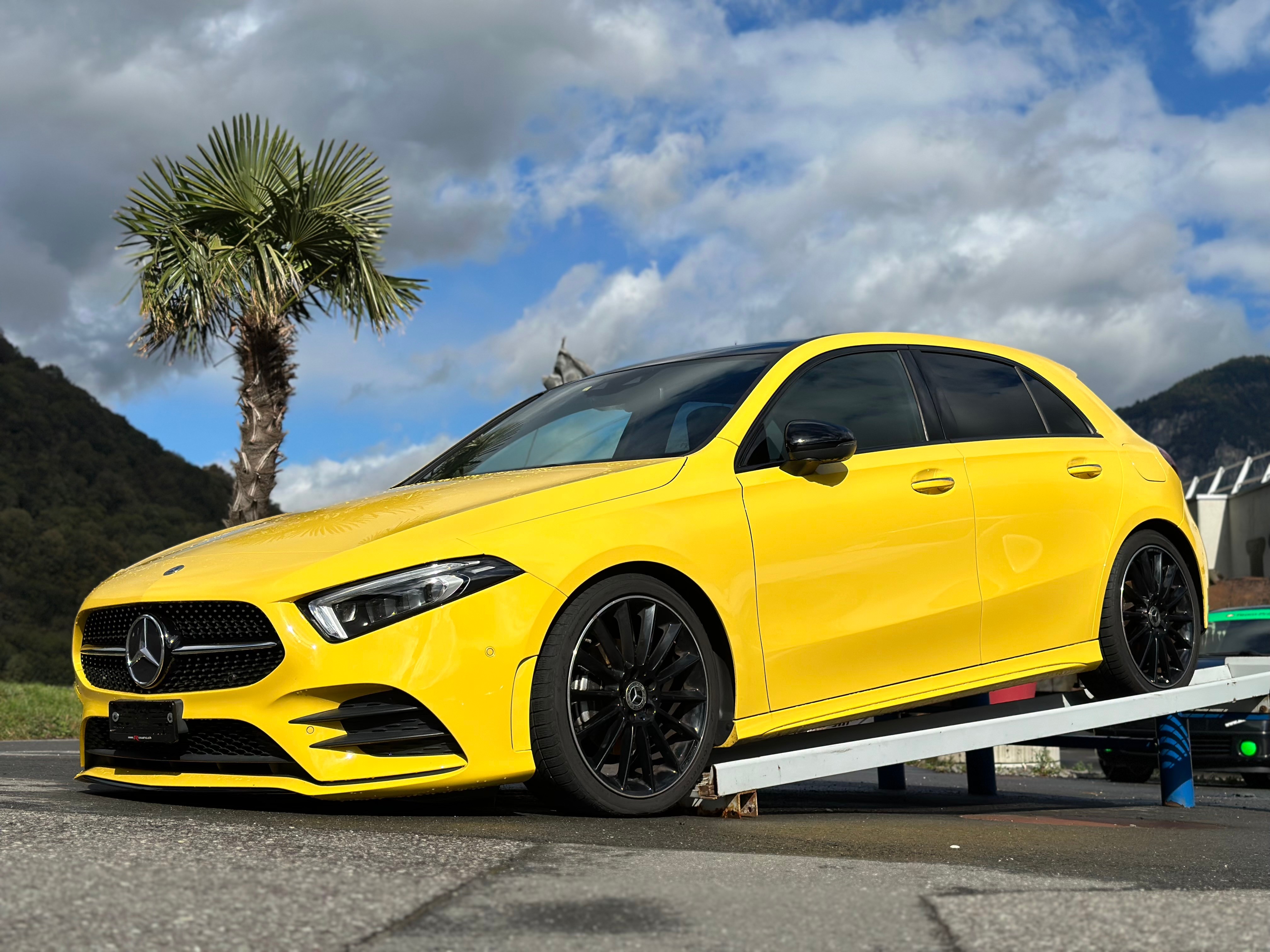 MERCEDES-BENZ A 180 AMG Line 7G-DCT