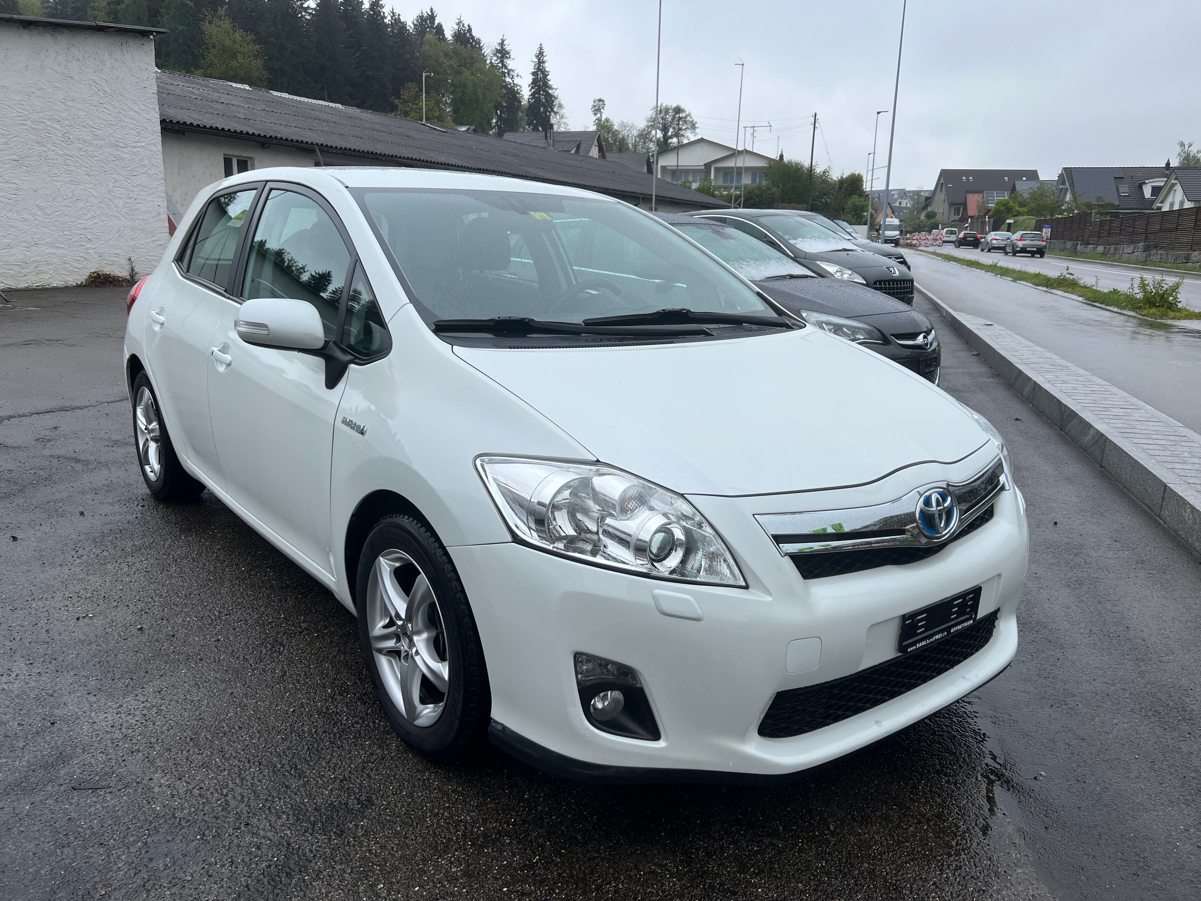 TOYOTA Auris 1.8 16V HSD Linea Sol Premium