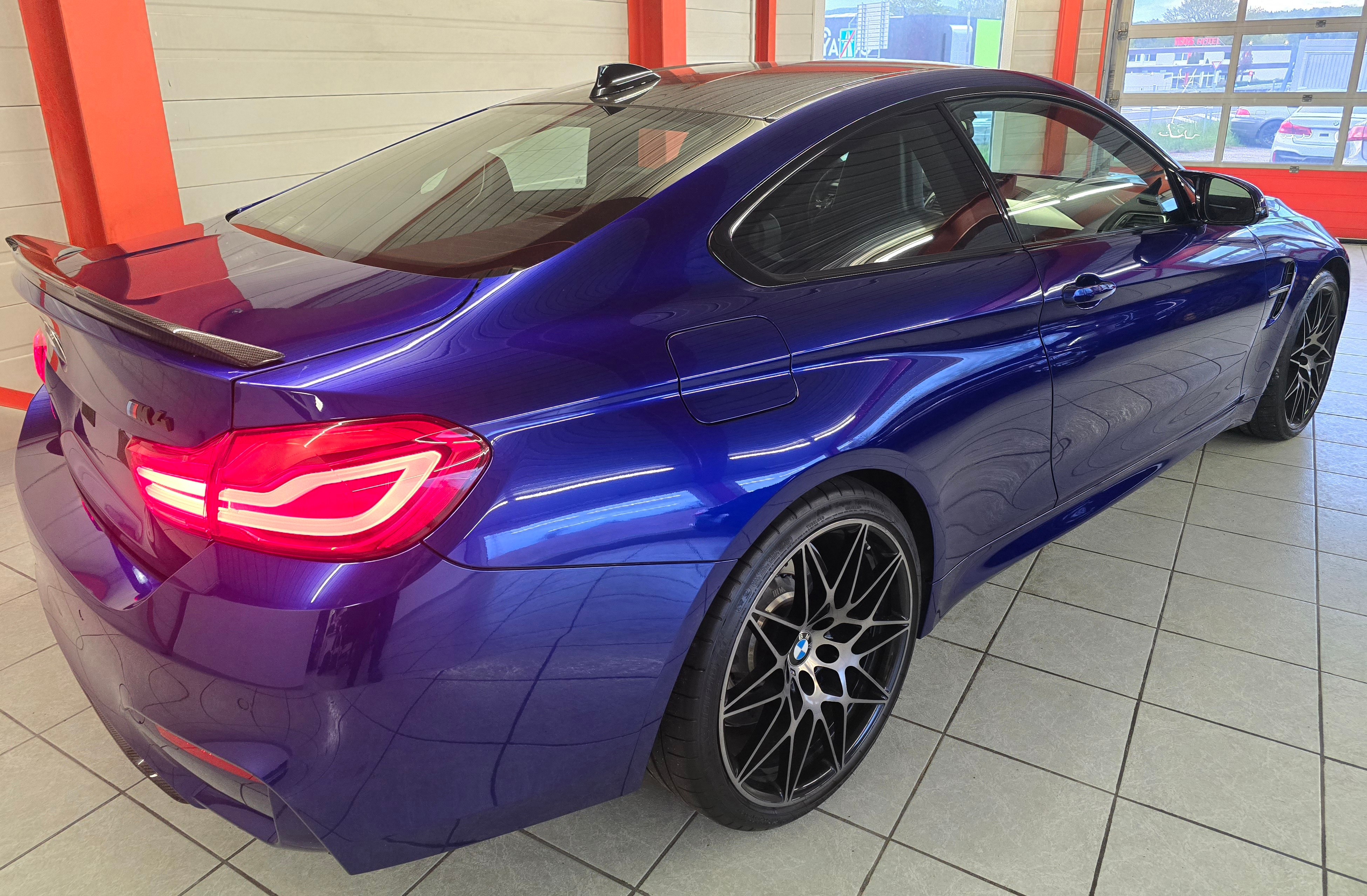 BMW M4 Coupé DKG INDIVIDUAL KIT CS