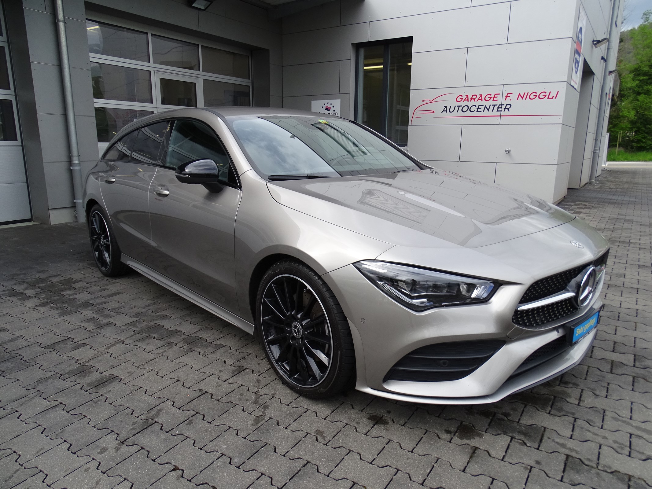 MERCEDES-BENZ CLA Shooting Brake 220 d AMG Line