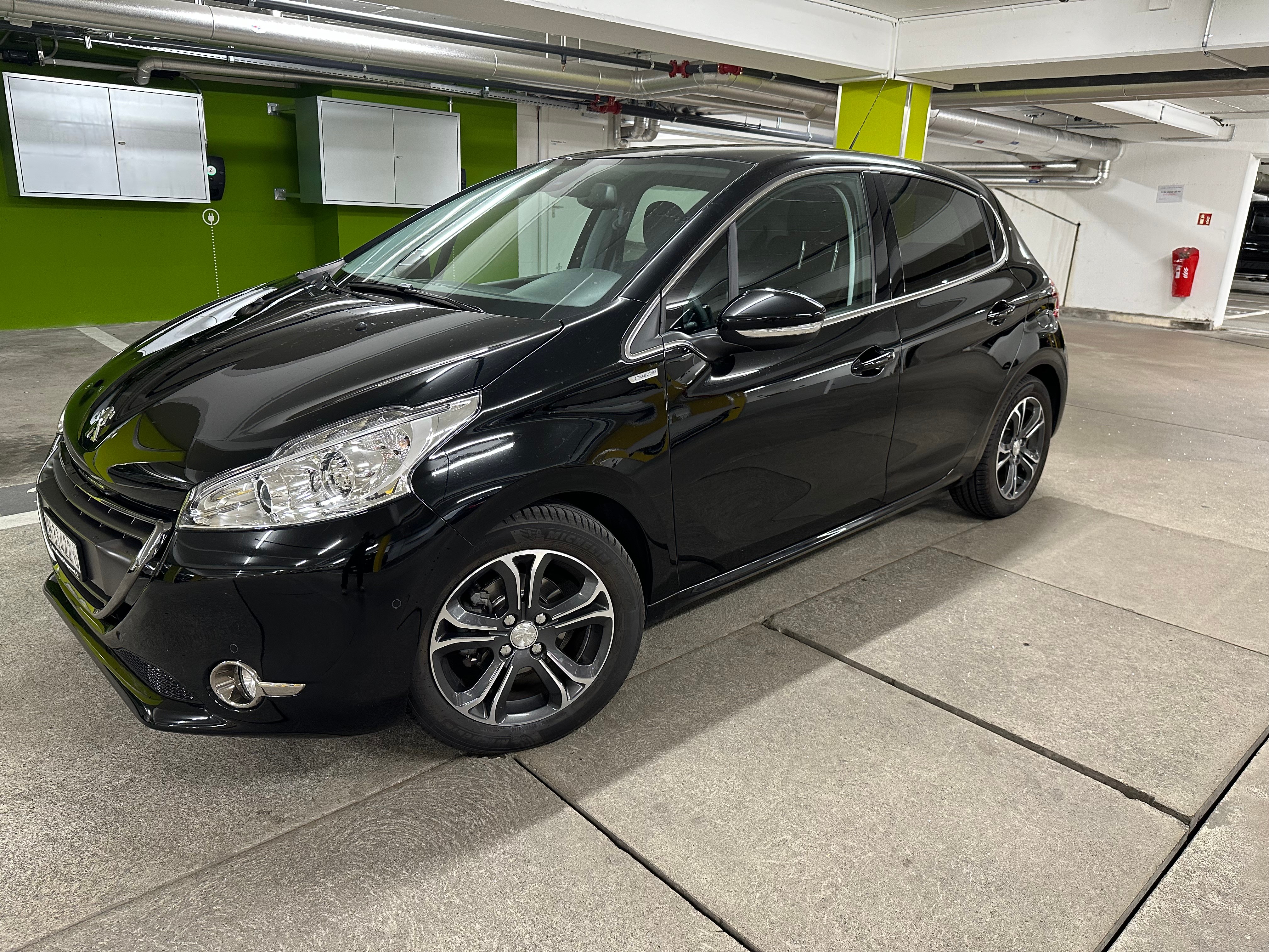 PEUGEOT 208 1.6 VTI Intuitive