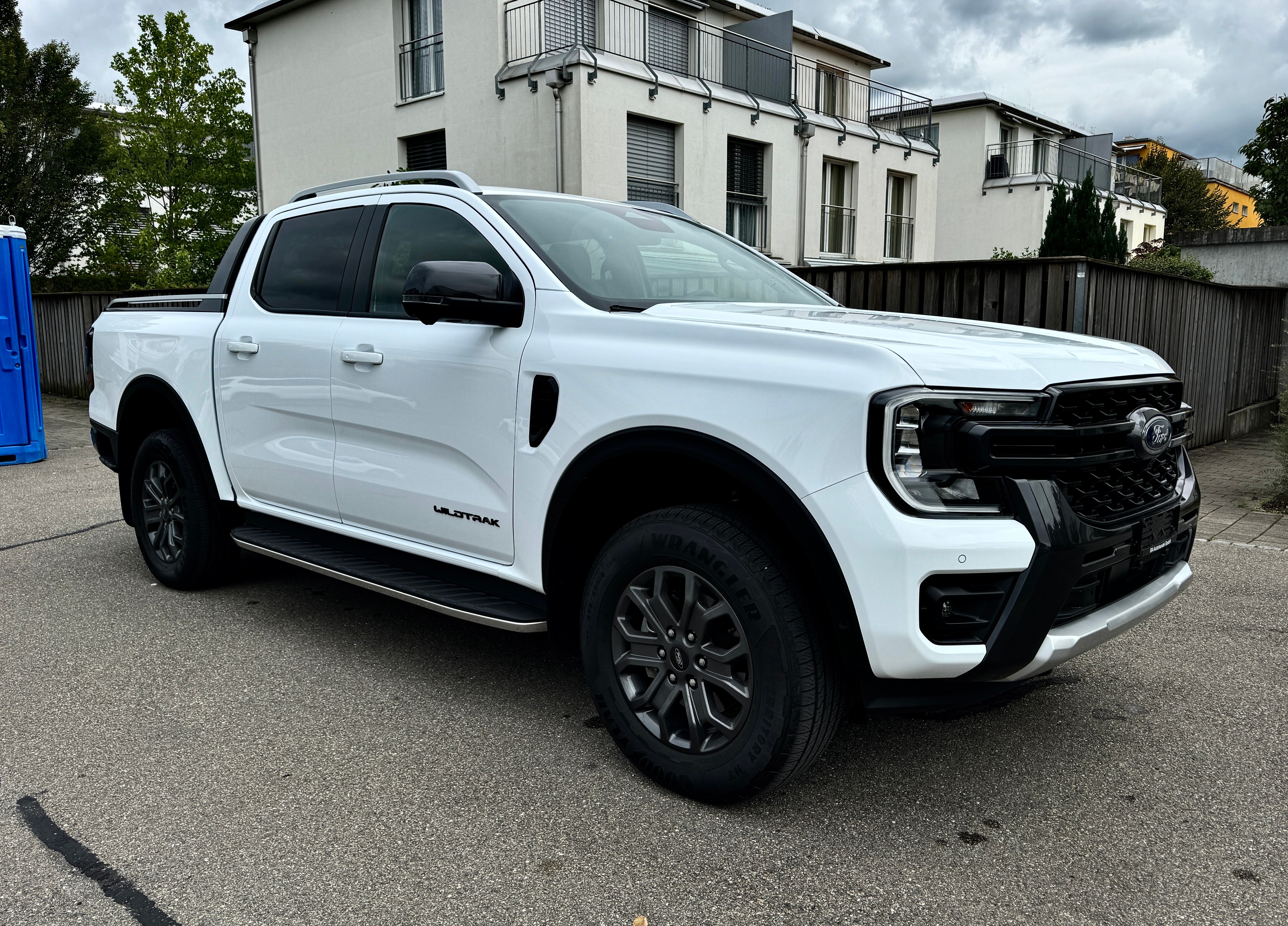 FORD RANGER WILDTRAK 2.0 ECO BLUE E-4WD AUTOMAT*AHK*EL. LADERAUMROLLO*8FACH BEREIFT*