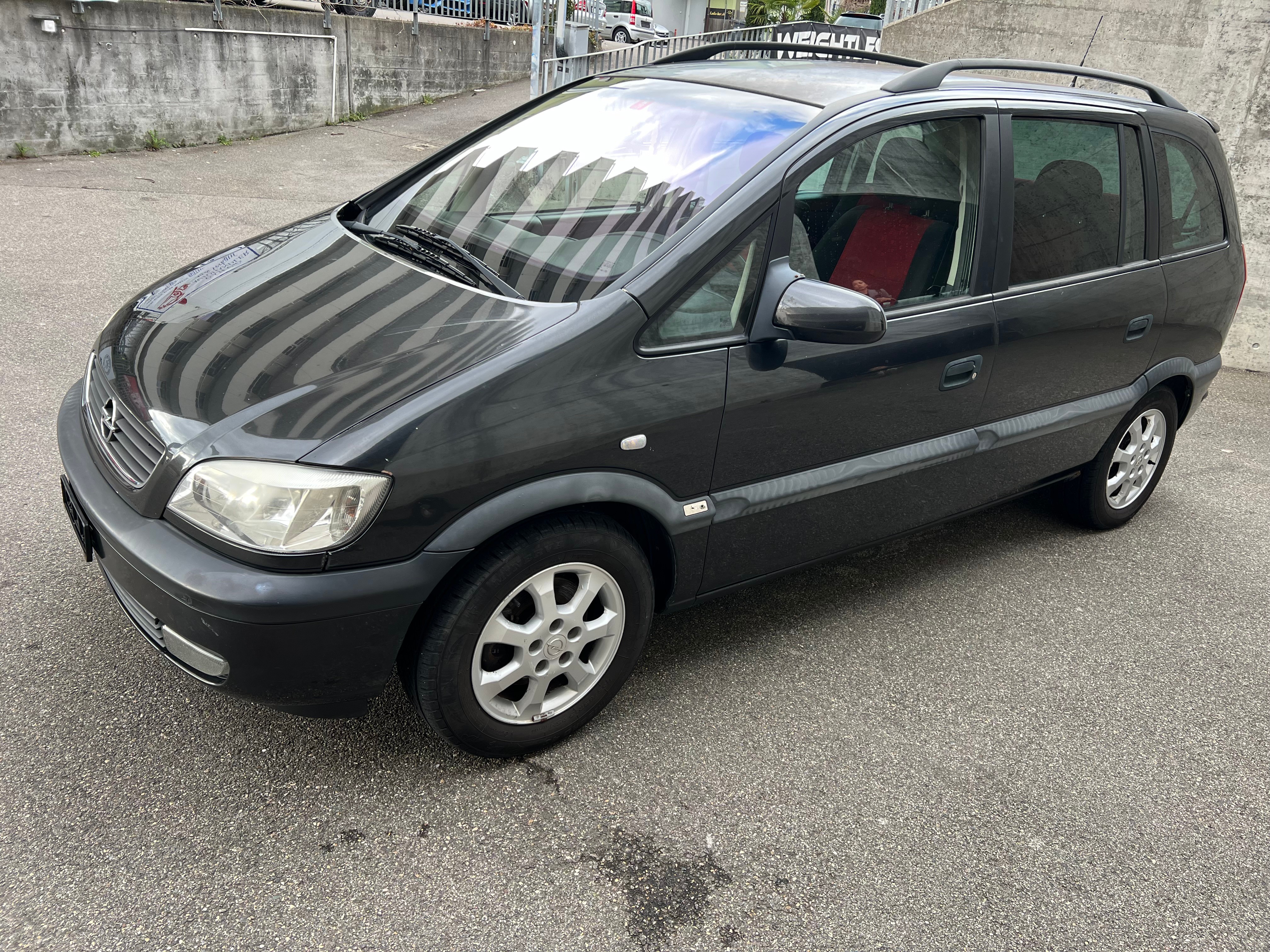 OPEL Zafira 2.2i 16V Elegance