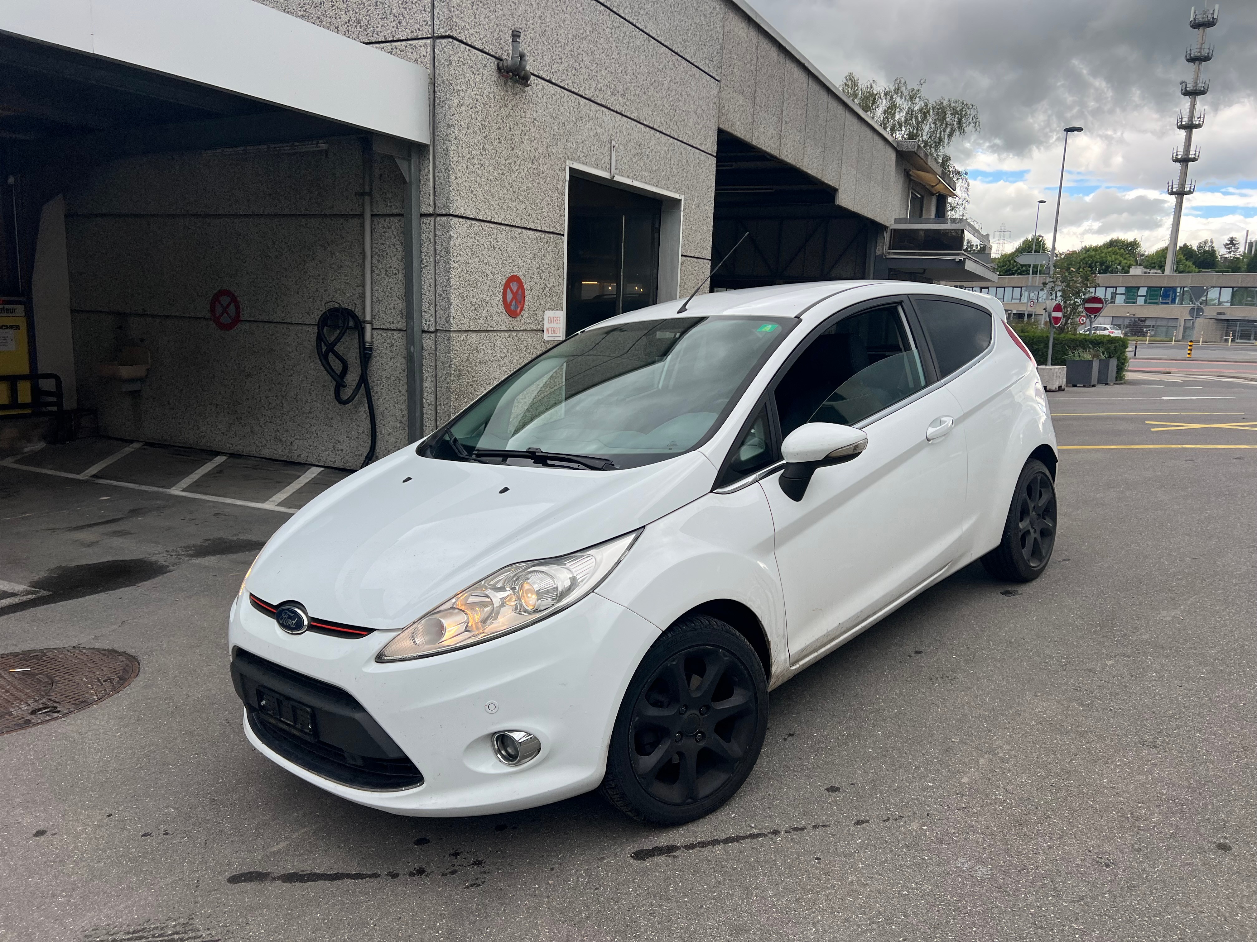 FORD Fiesta 1.4 16V Trend Automatic