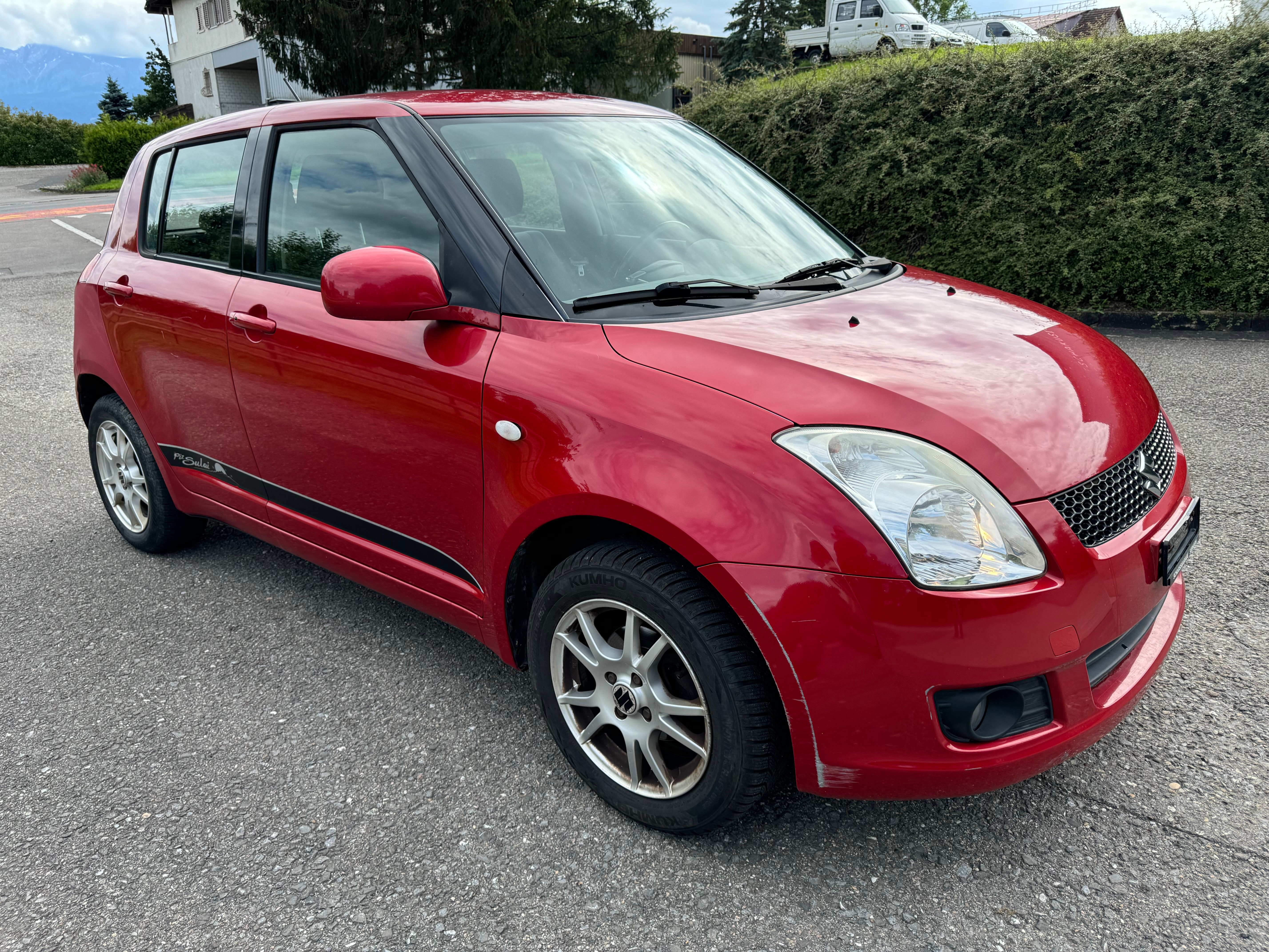 SUZUKI Swift 1.3i 16V GL Top Piz Sulai LE 4x4