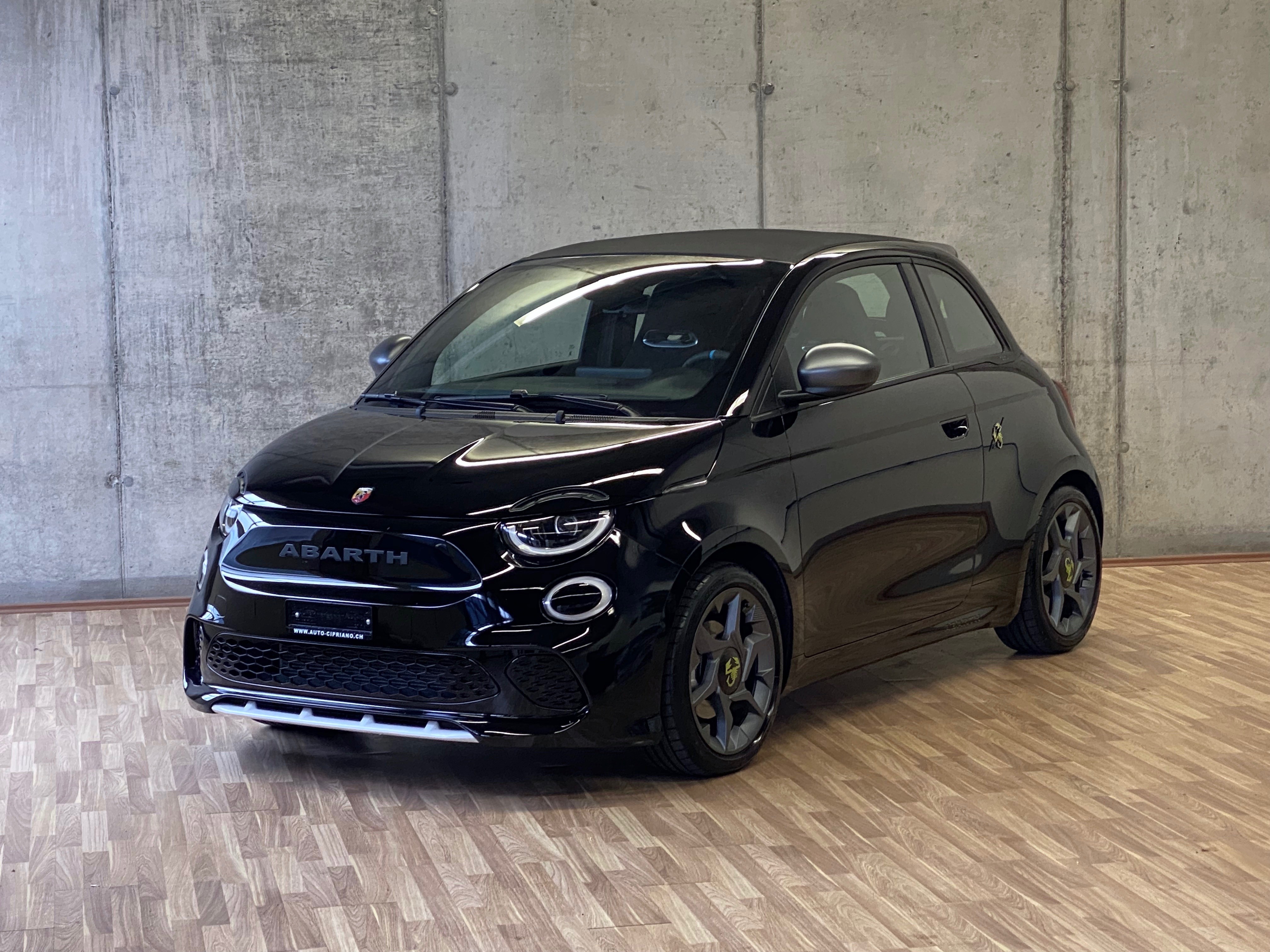 FIAT 500e Abarth Cabriolet