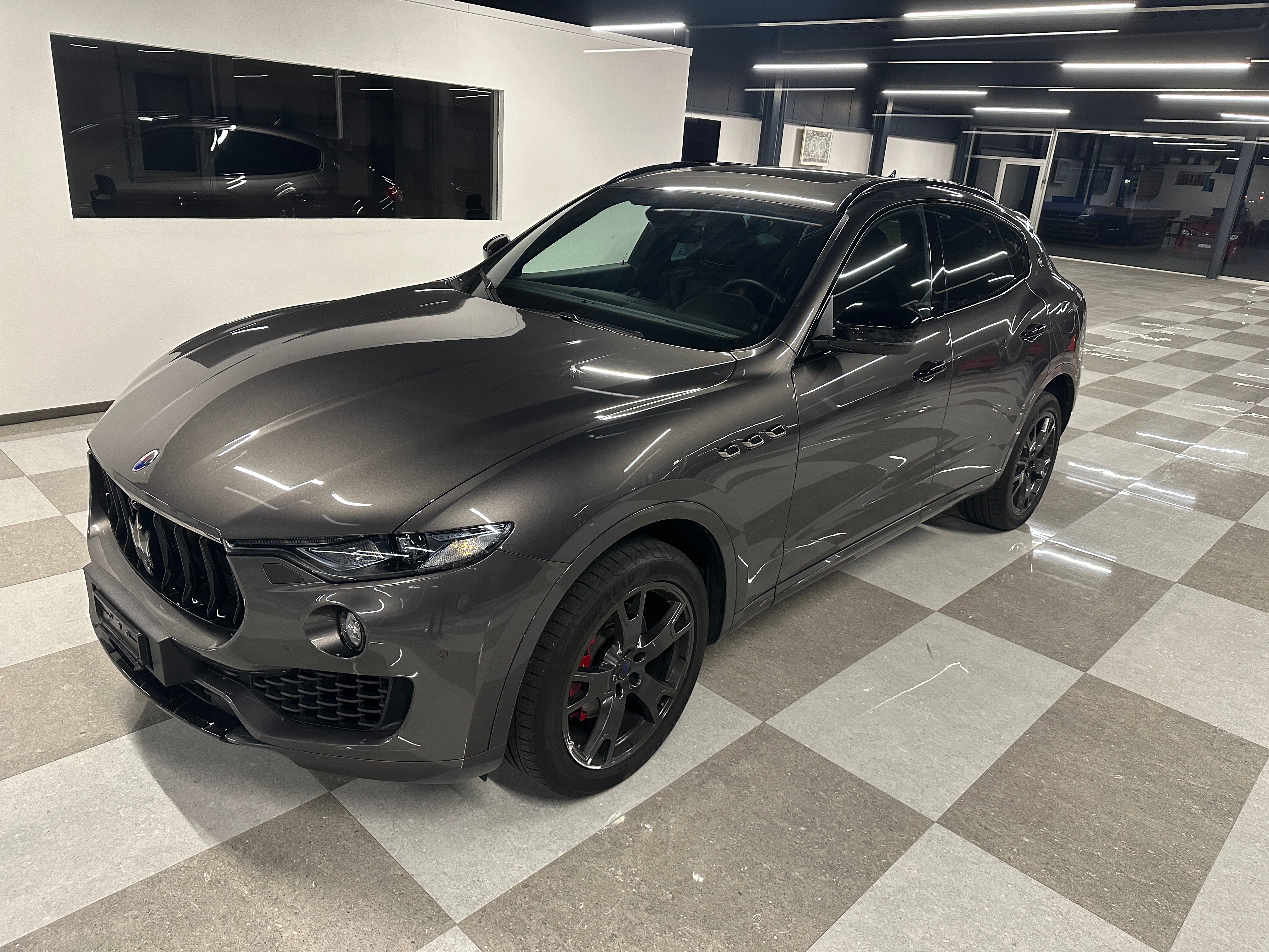 MASERATI Levante 3.0 V6 Nerissimo Automatica 350 CV