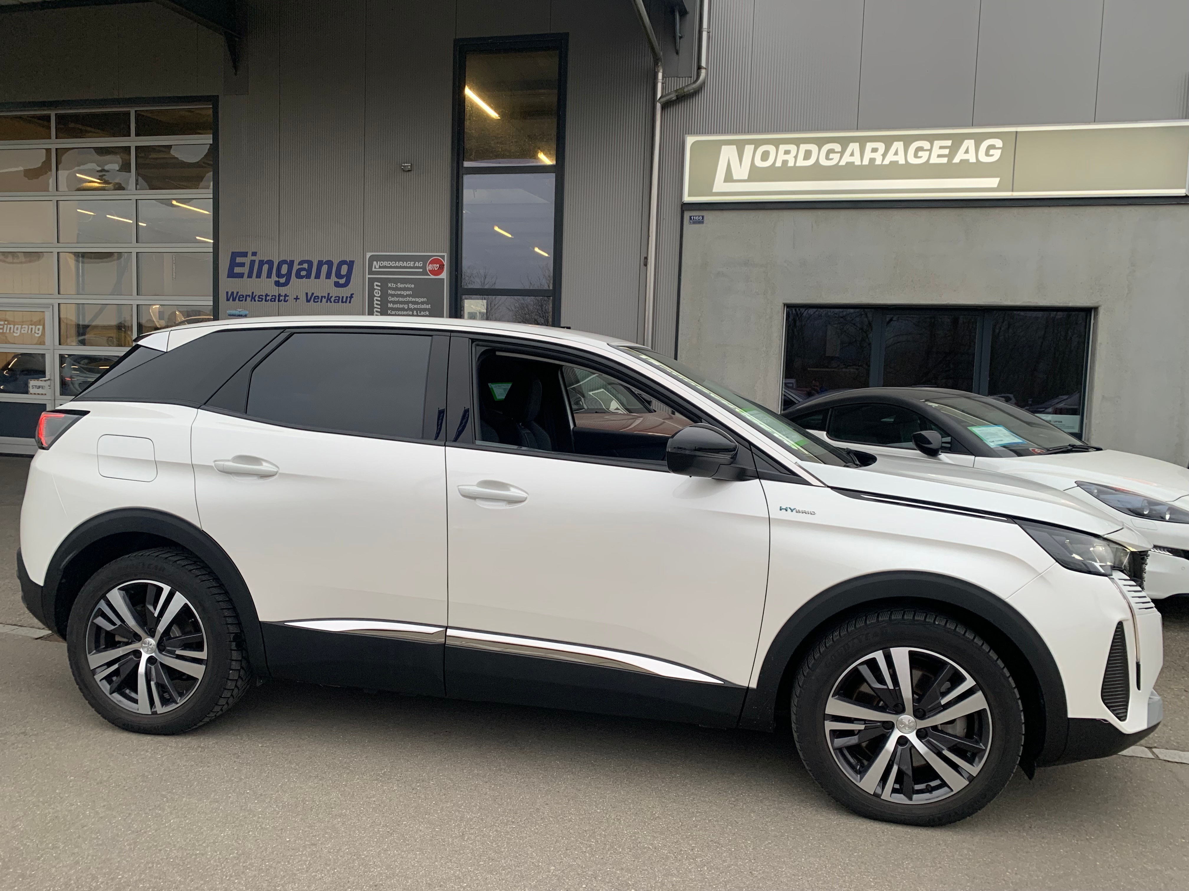 PEUGEOT 3008 1.6 Plug-in Hybrid Allure Pack