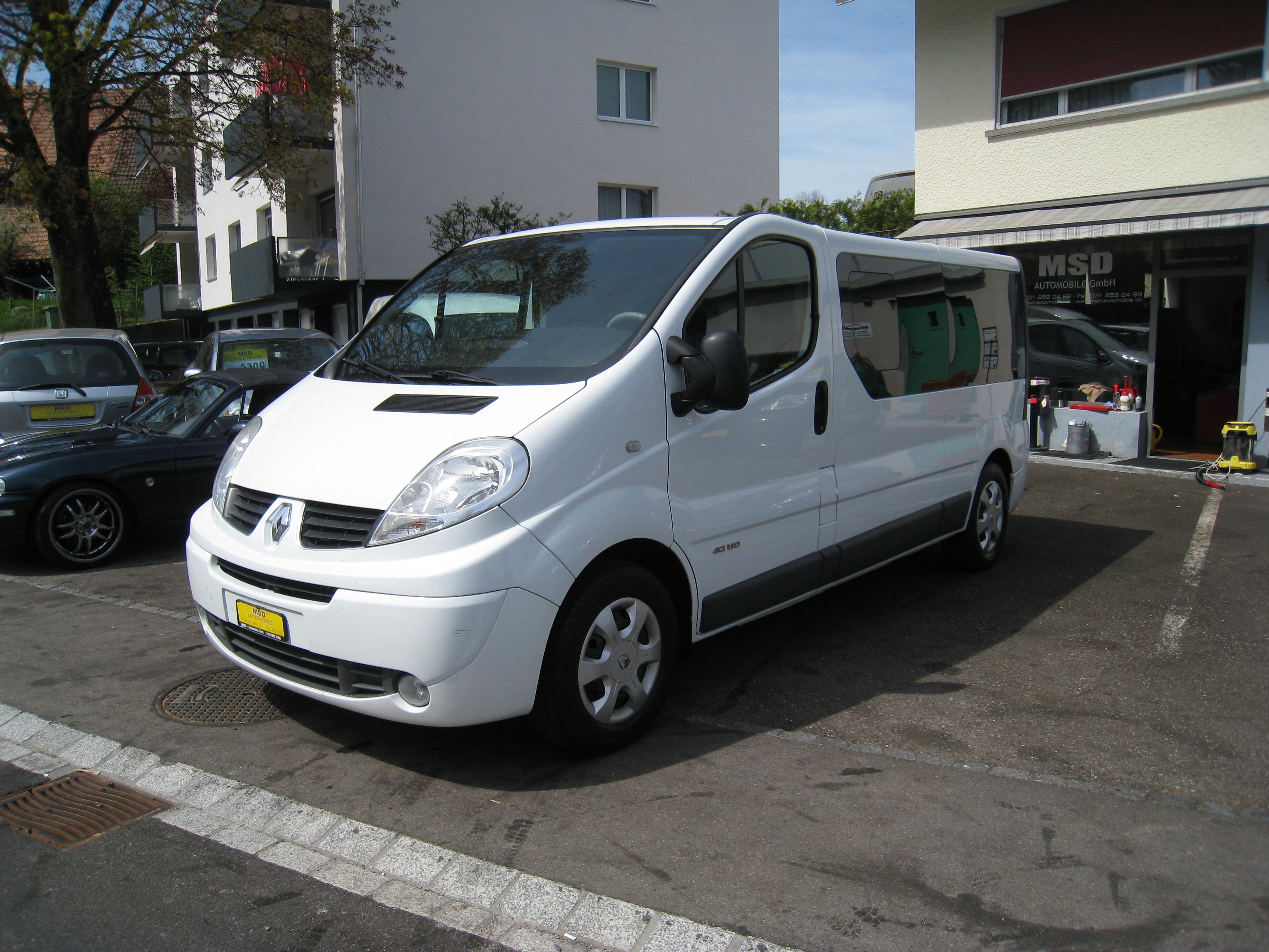 RENAULT Trafic 2.5 dCi L2H1 Grand Passenger Authentique