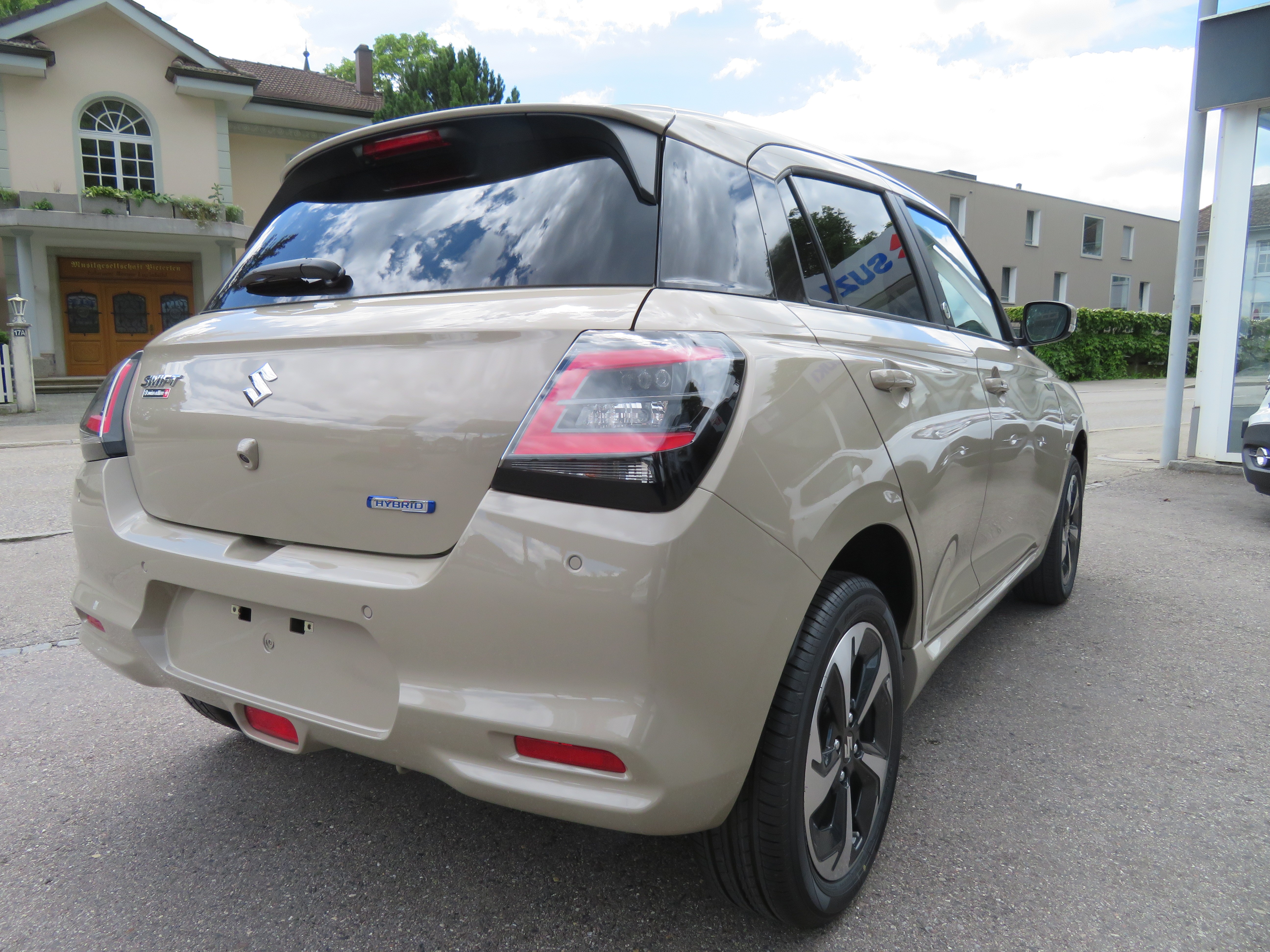 SUZUKI Swift 1.2 Compact Top Hybrid CVT