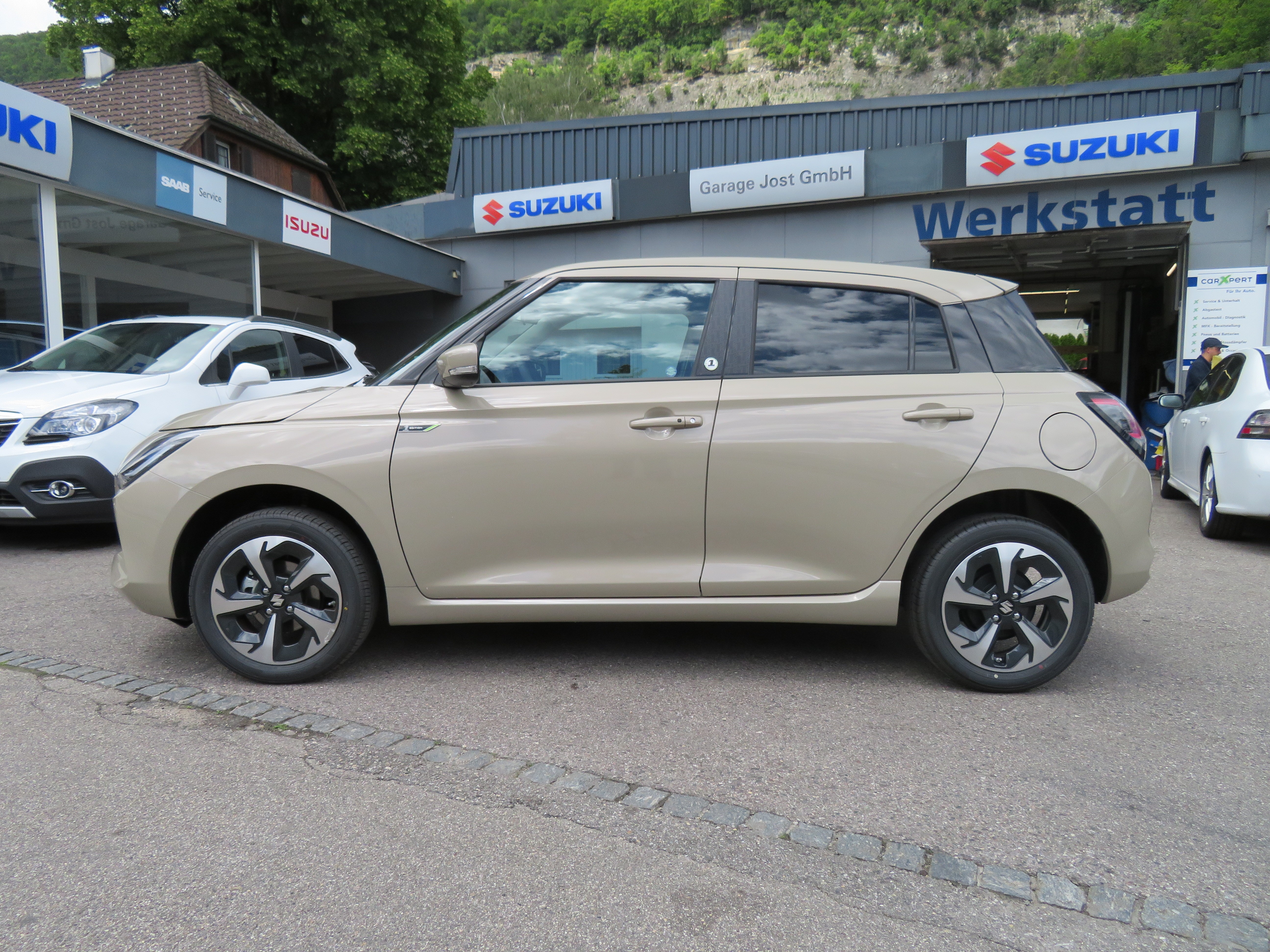 SUZUKI Swift 1.2 Compact Top Hybrid CVT