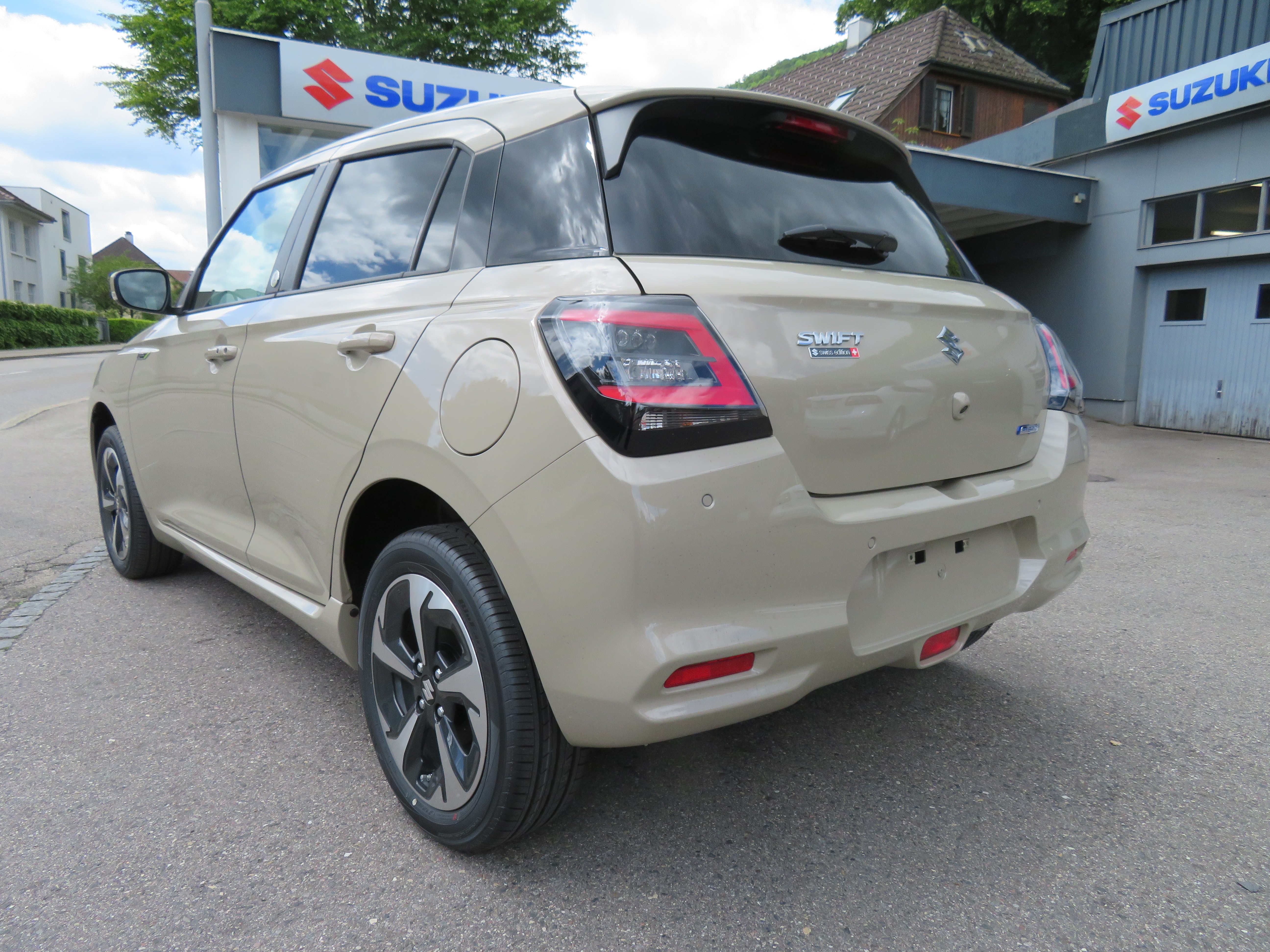 SUZUKI Swift 1.2 Compact Top Hybrid CVT