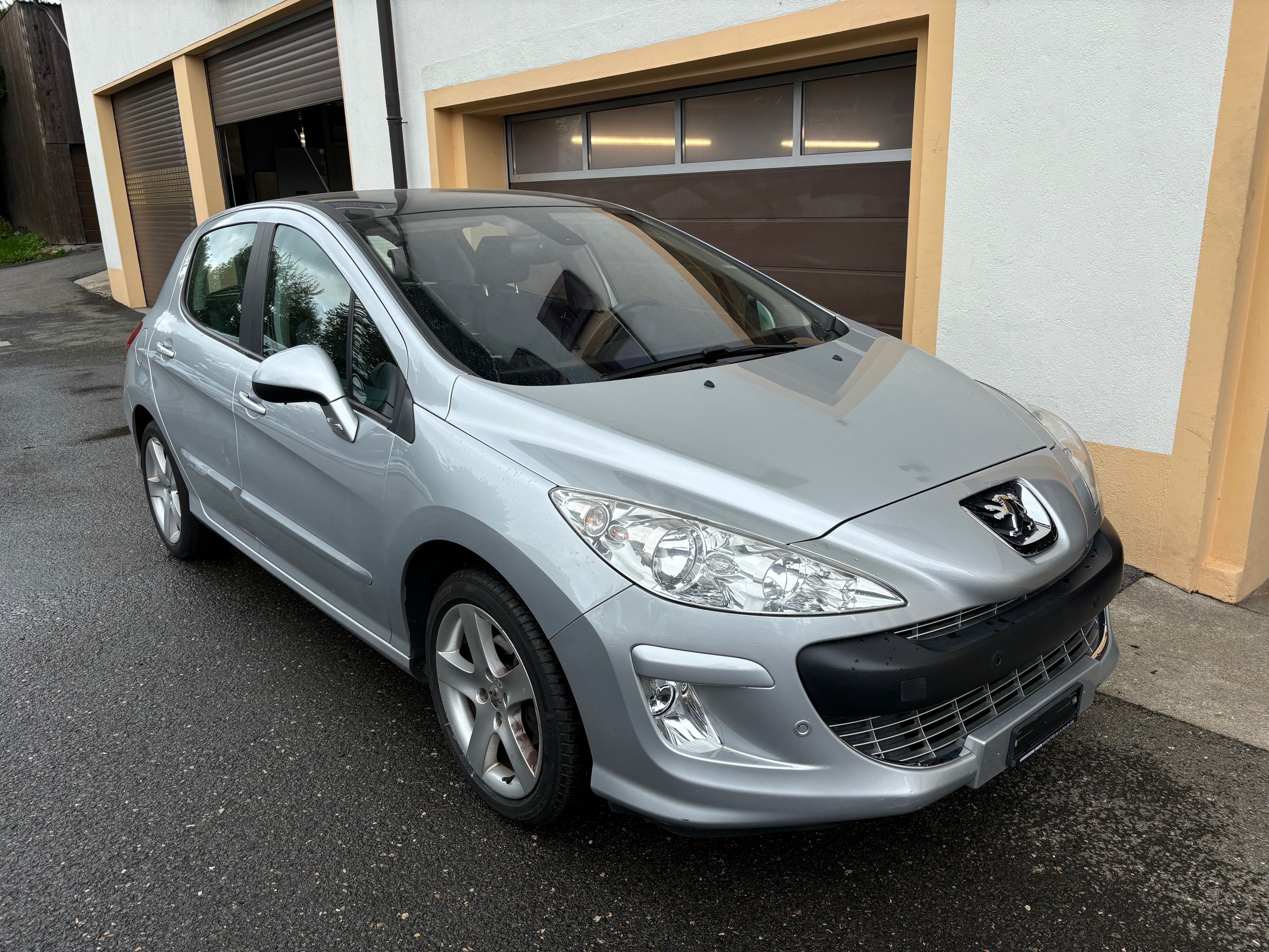 PEUGEOT 308 1.6 16V T Black&Silver Automatic