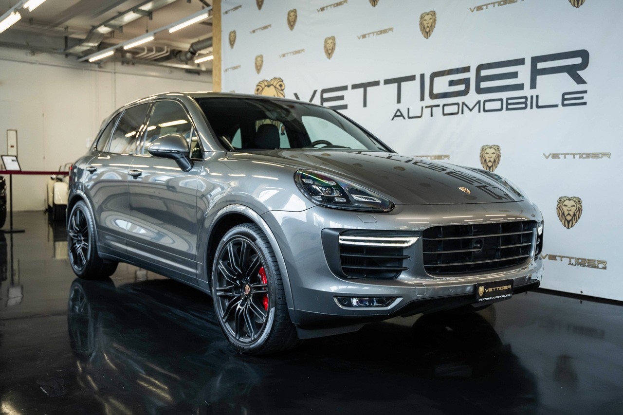 PORSCHE Cayenne Turbo