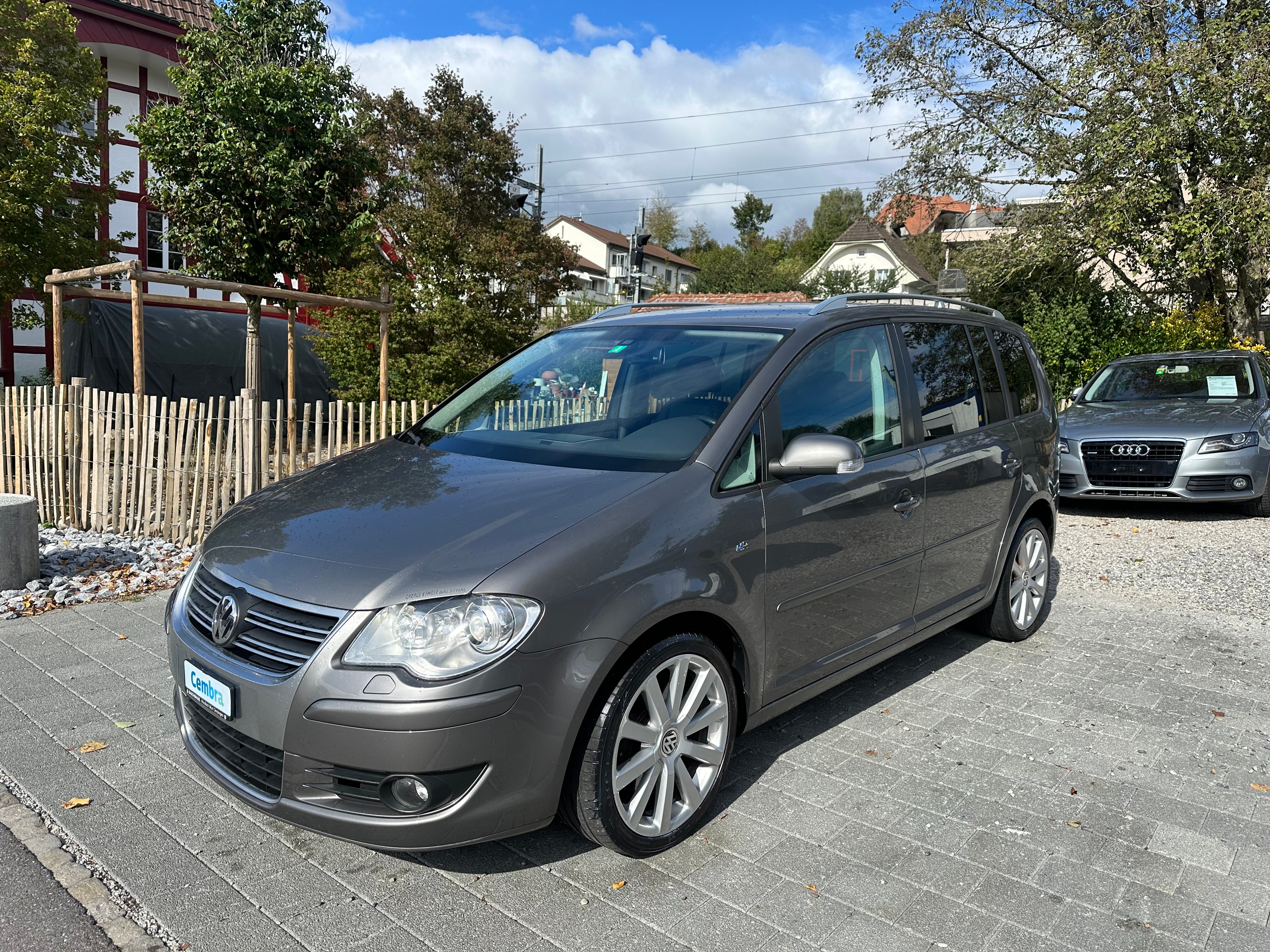 VW Touran 1.4 TSI Highline DSG RLine