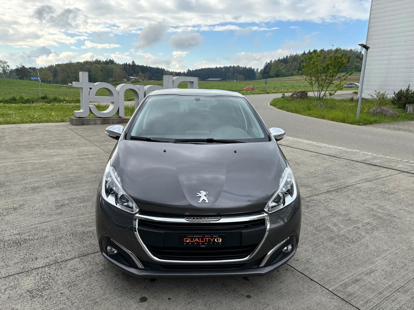 PEUGEOT 208 1.2 PureTech Style EAT6