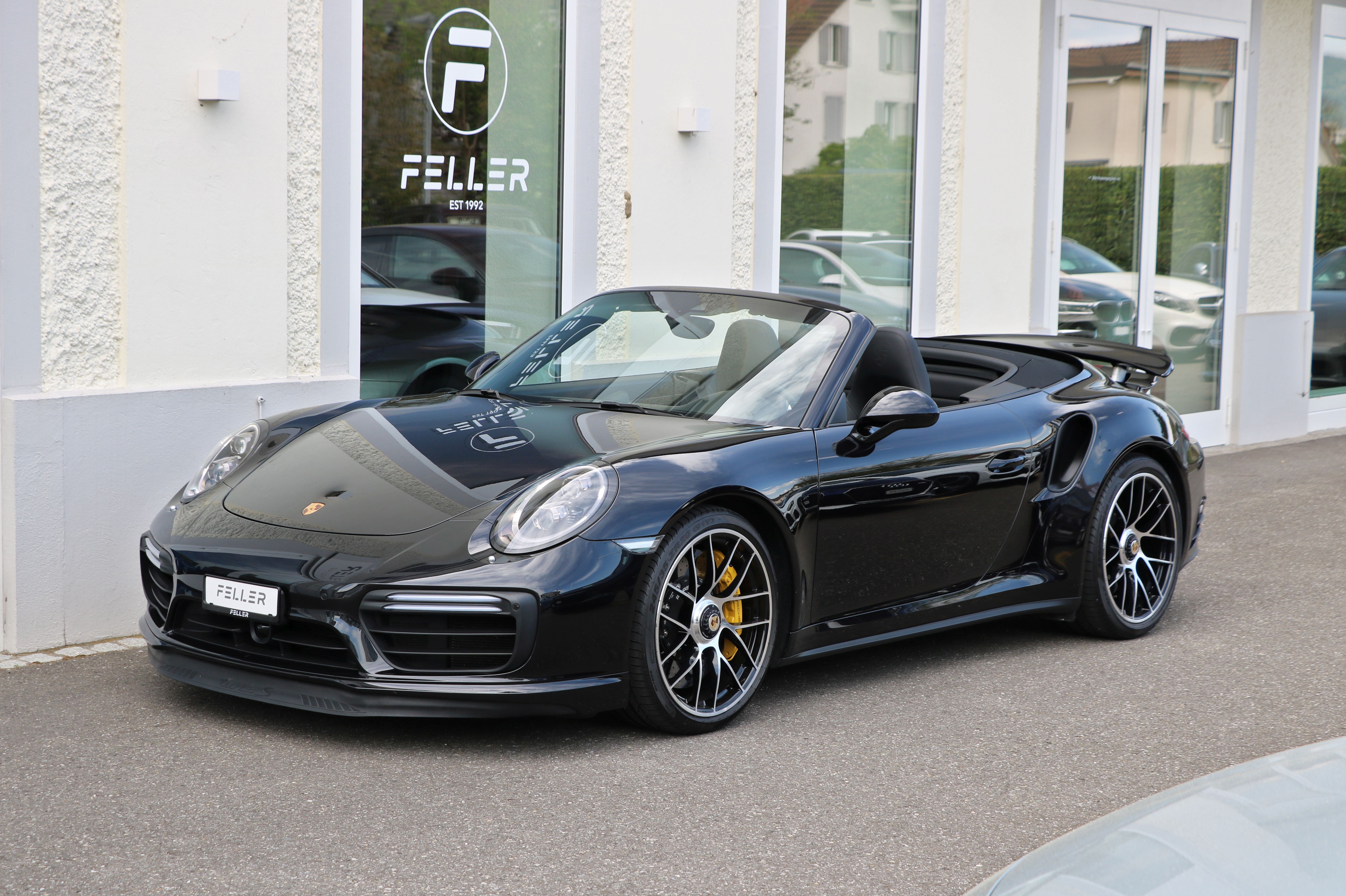 PORSCHE 911 Turbo S Cabrio PDK **Approved-Garantie**