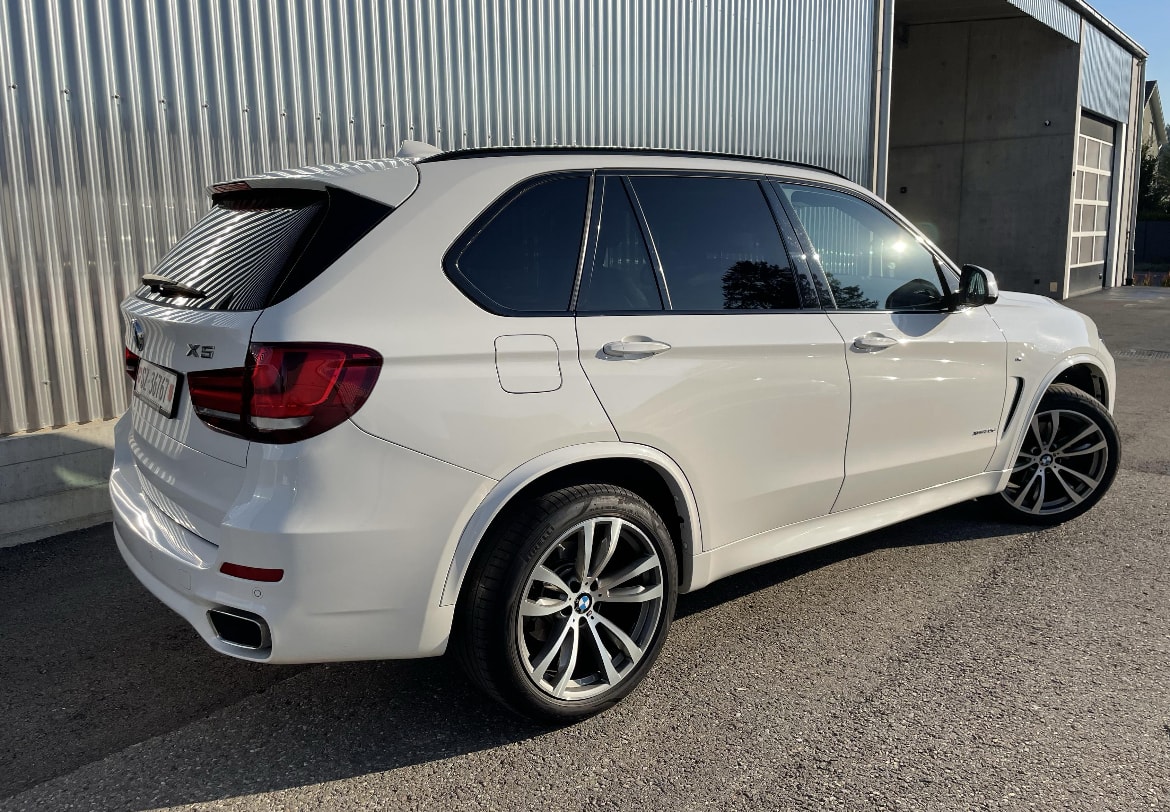 BMW X5 xDrive 30d | 7. Sitze | Anhängerkupplung | 8 Räder | Panoramadach | Gratis Dachträger und Dachbox