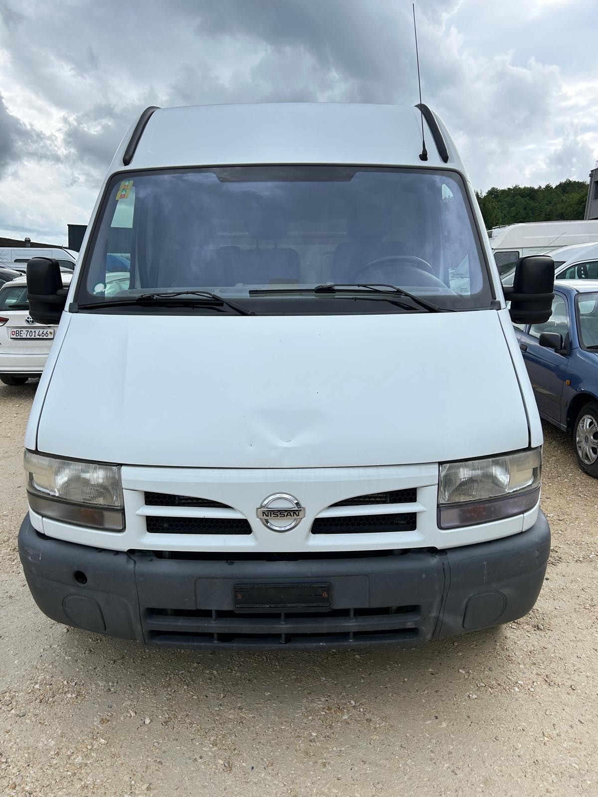 NISSAN INTERSTAR