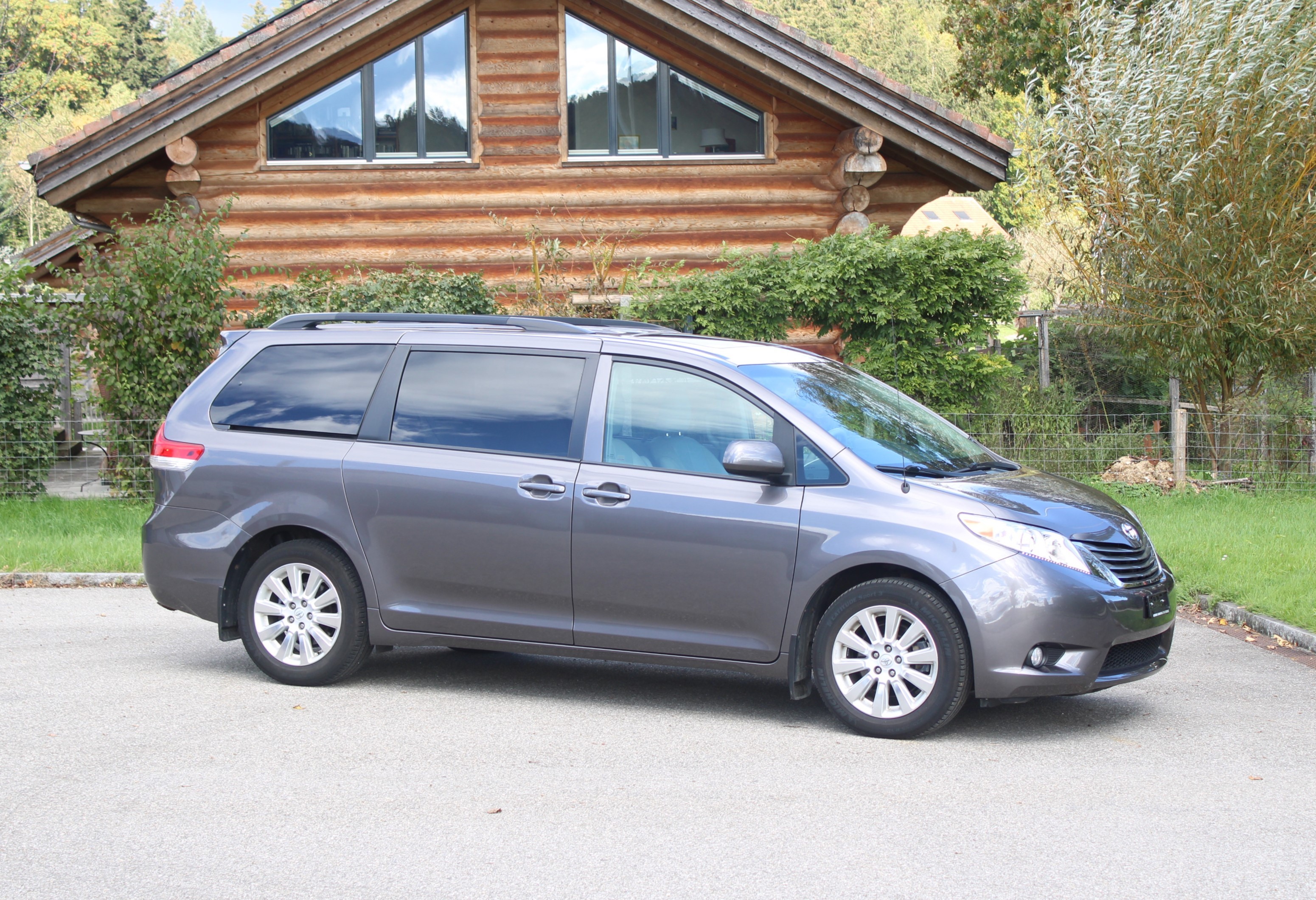 TOYOTA Sienna 3.5 A 4WD