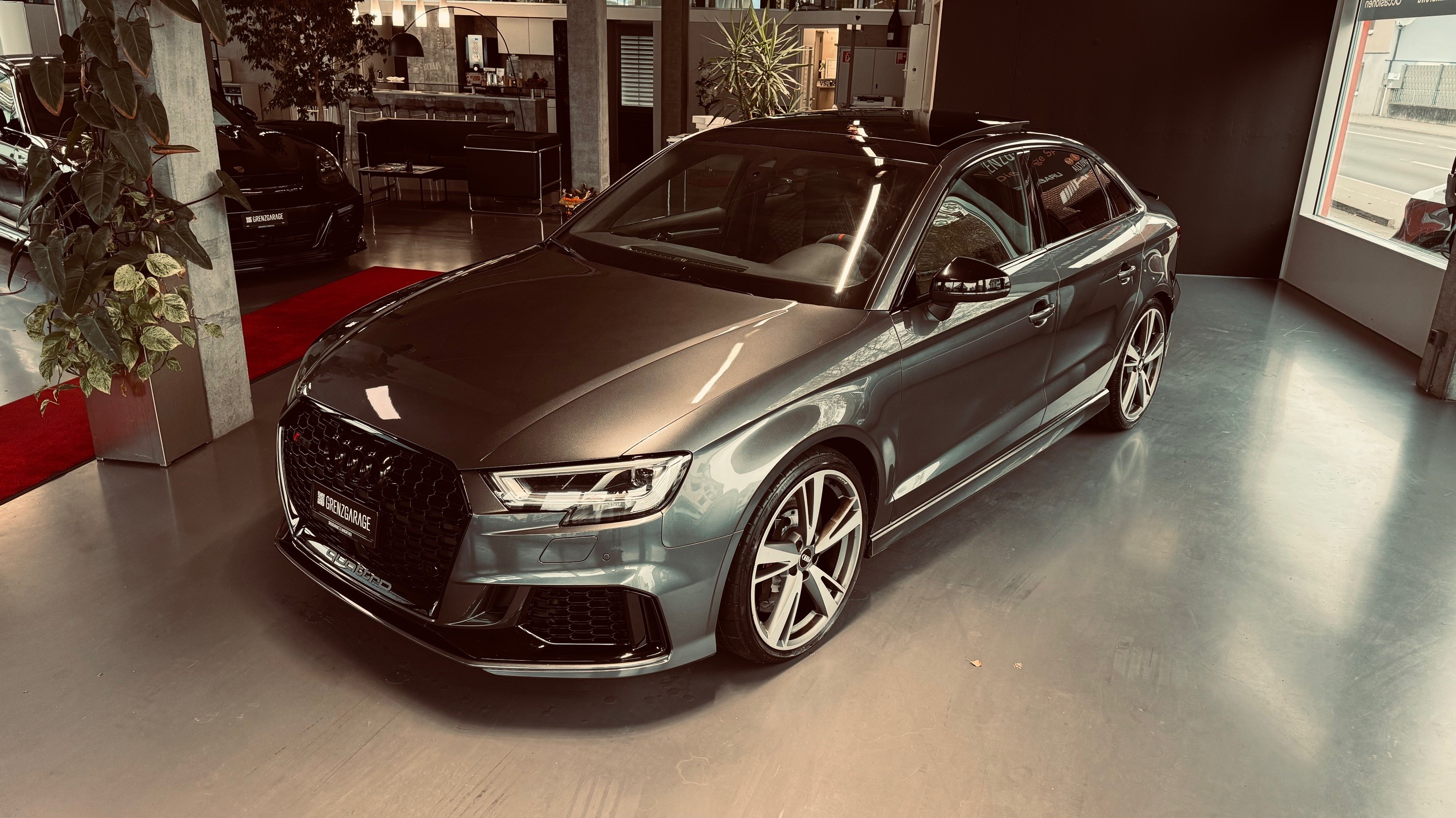 AUDI RS3 Limousine 2.5 TSI quattro S-tronic