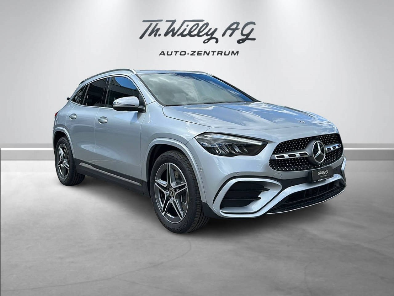 MERCEDES-BENZ GLA 250 Swiss Star AMG Line 4matic