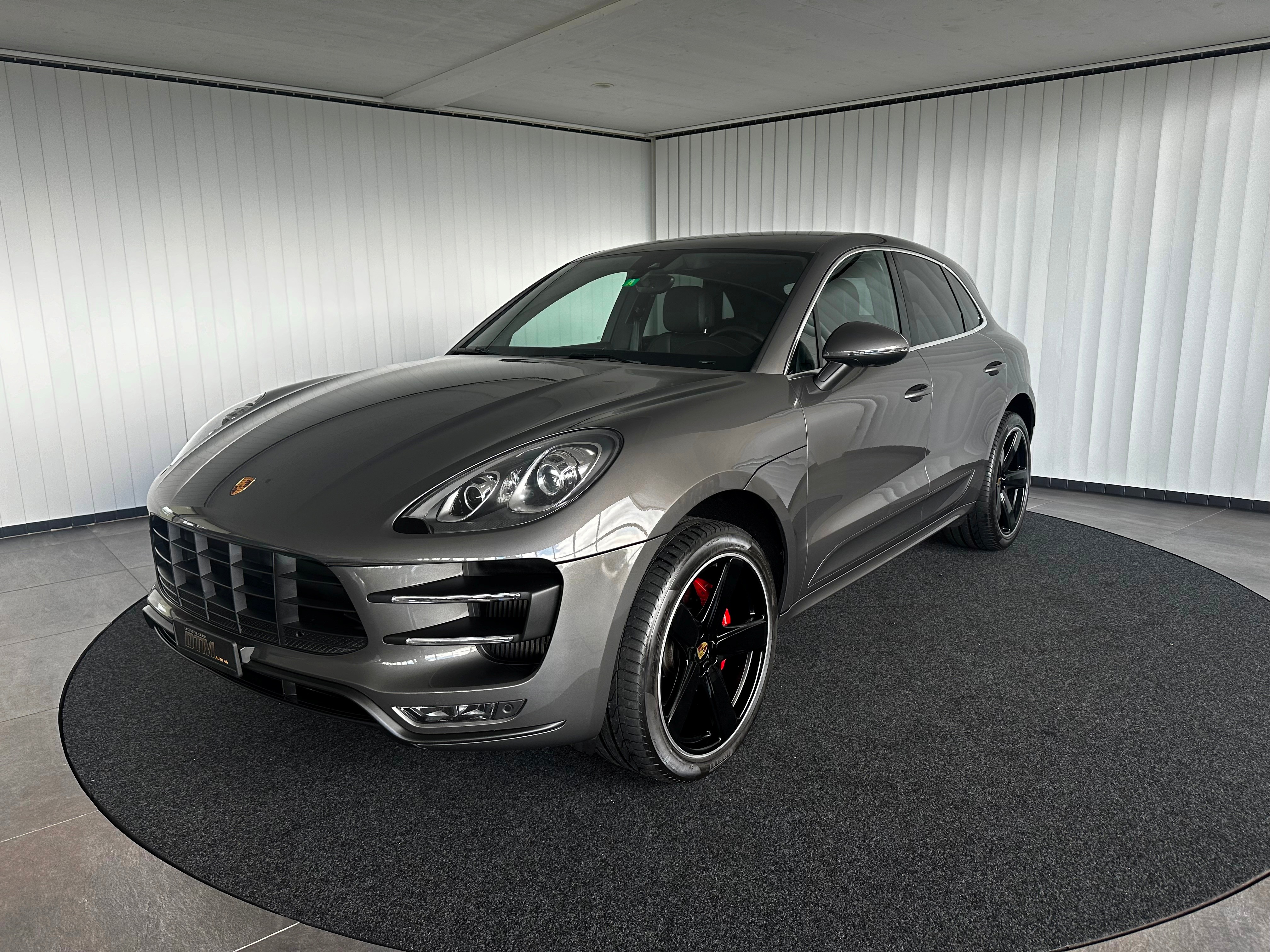 PORSCHE Macan Turbo