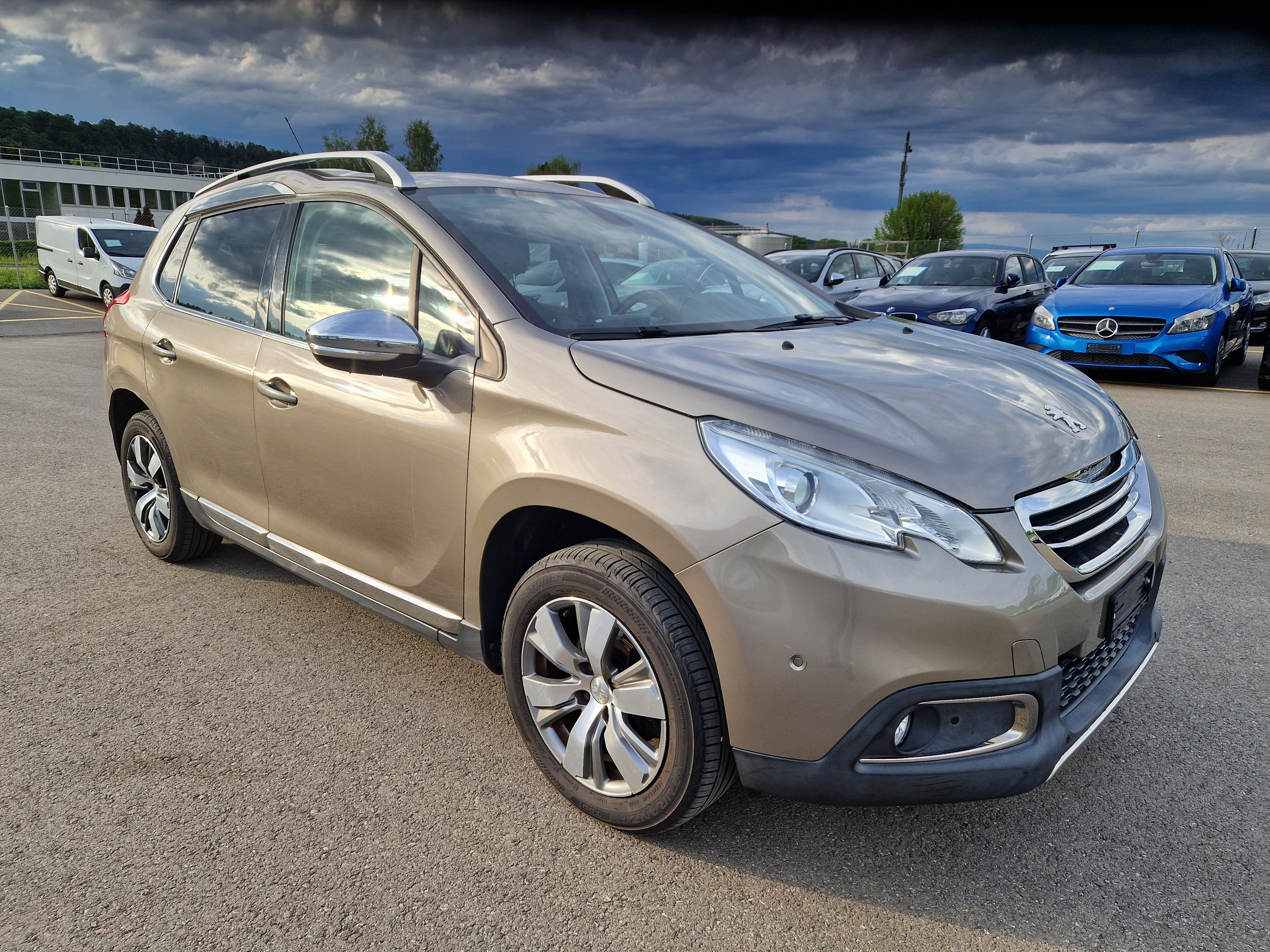 PEUGEOT 2008 1.2 PureTech Féline