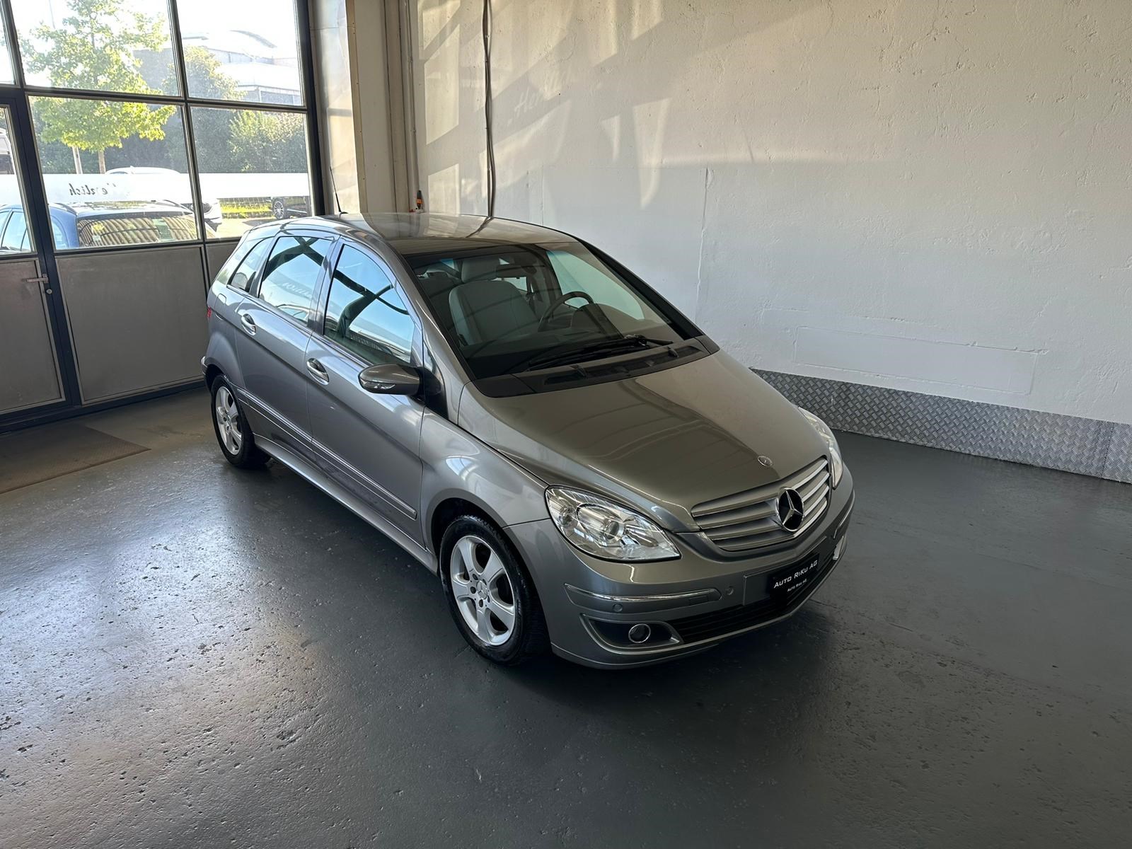 MERCEDES-BENZ B 200