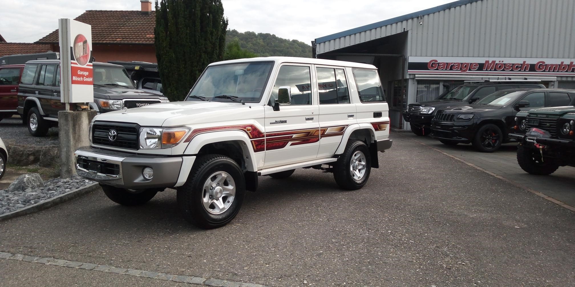 TOYOTA LAND CRUISER GRJ76 LX