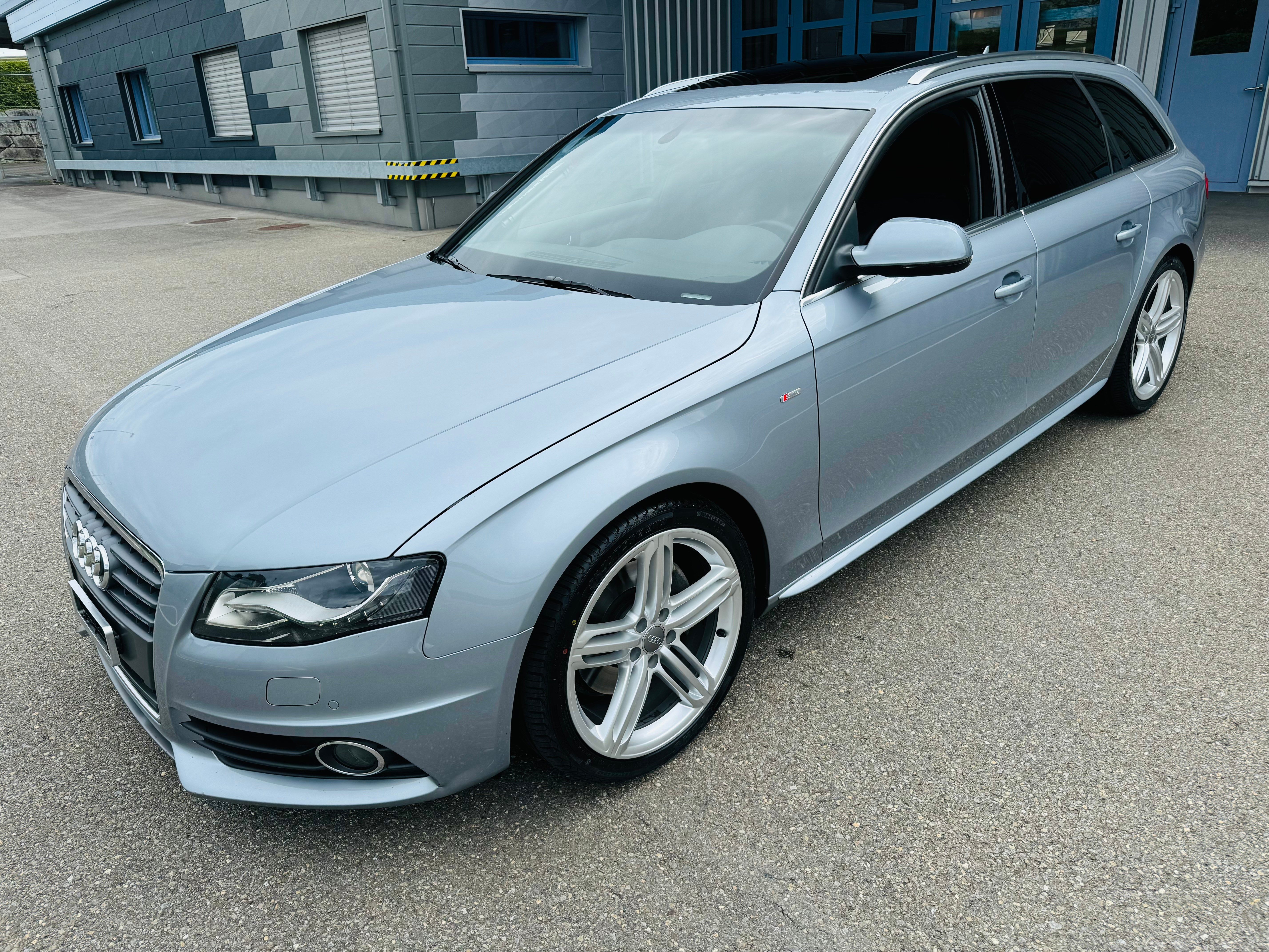 AUDI A4 Avant 2.0 TFSI quattro S-tronic S-Line