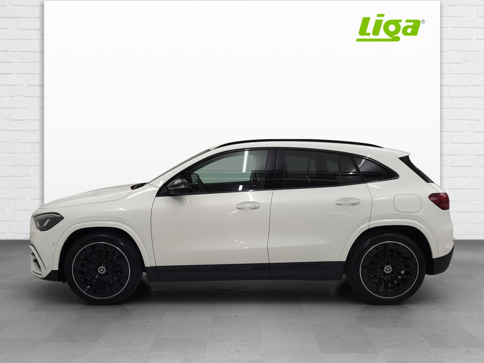 MERCEDES-BENZ GLA 220 d AMG Line 4Matic Swiss Star