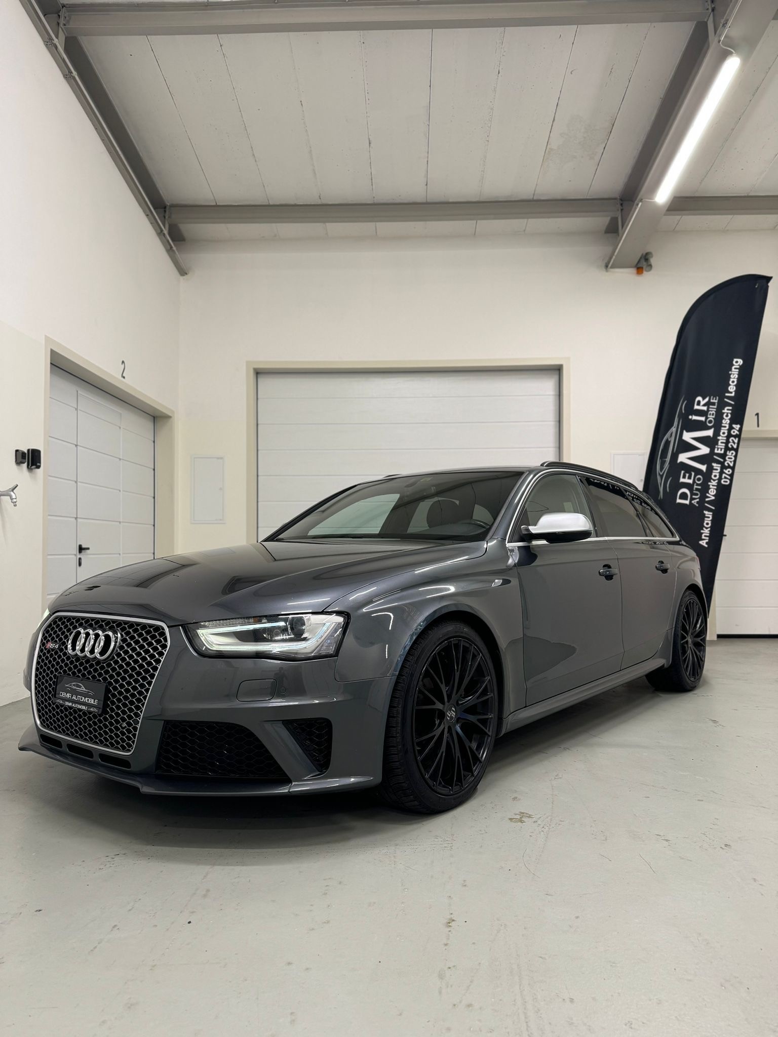 AUDI RS4 Avant 4.2 FSI V8 quattro S-tronic