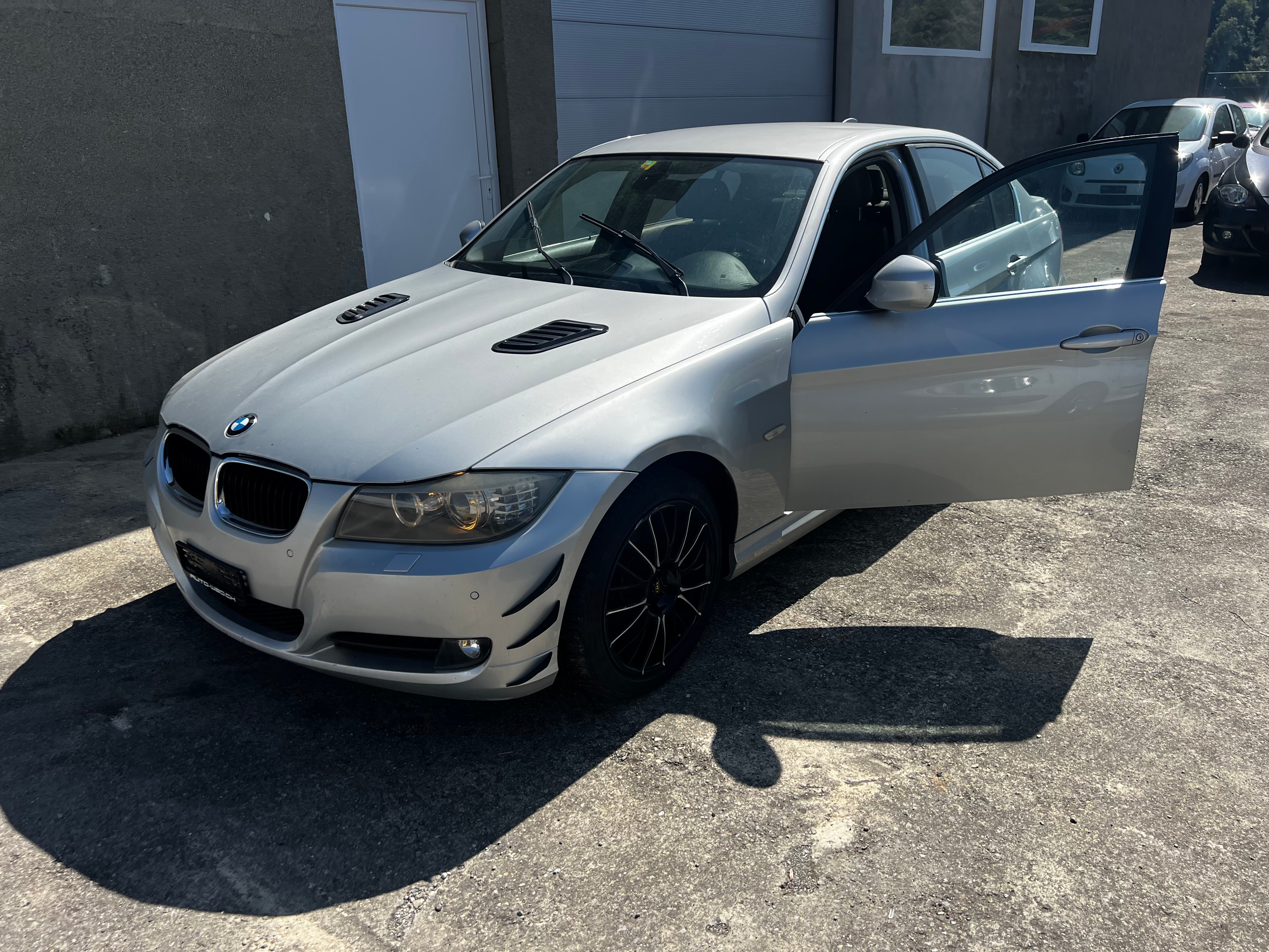 BMW 320i